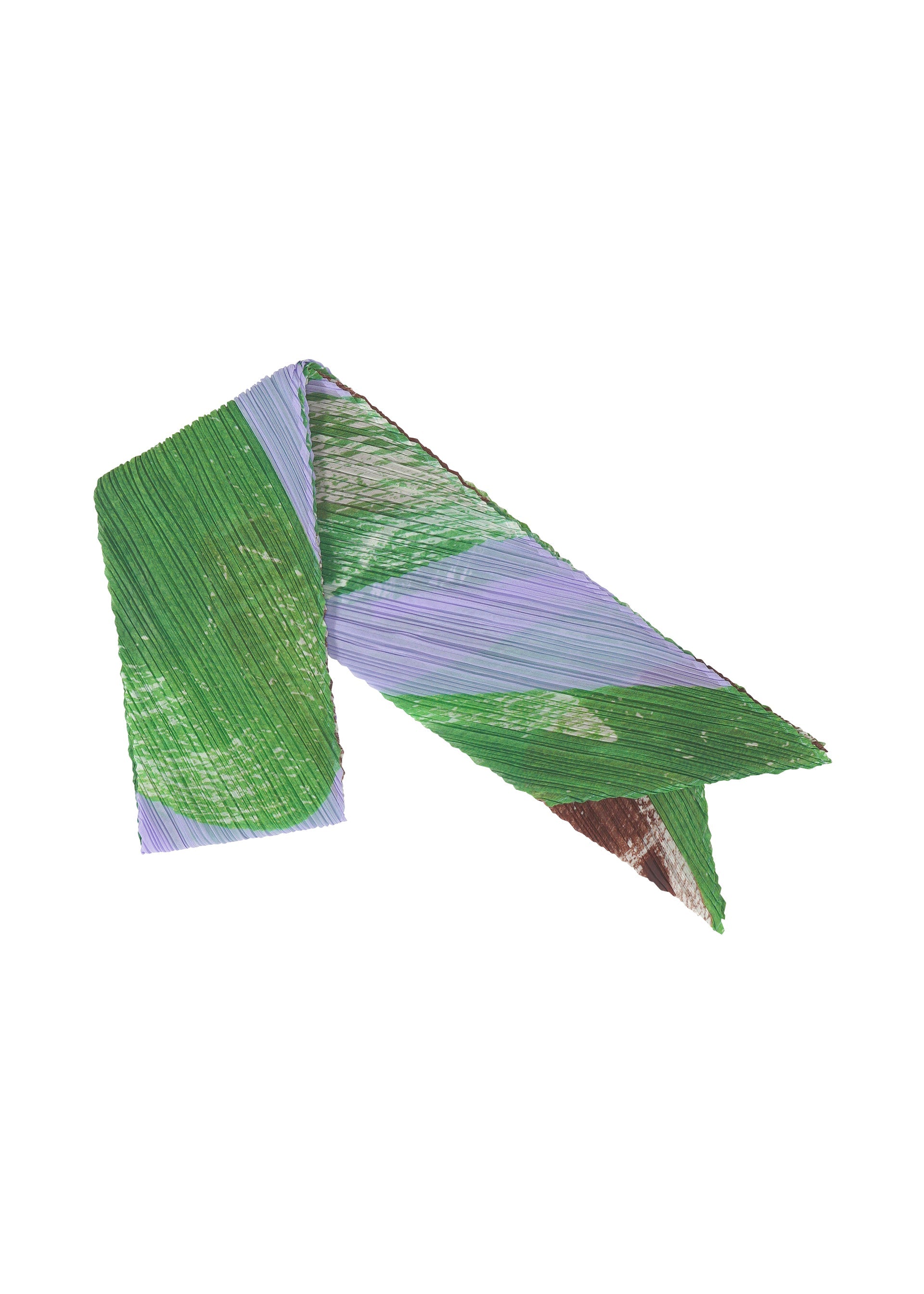 A product shot of the PLEATS PLEASE ISSEY MIYAKE BACKLIGHT SCARF stole in .