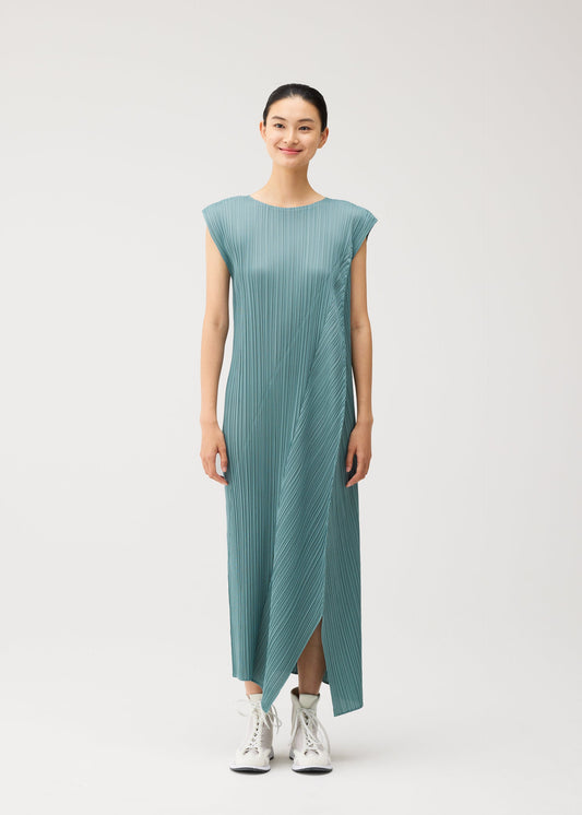 A model wears the PLEATS PLEASE ISSEY MIYAKE FOLD fold-dress-black.