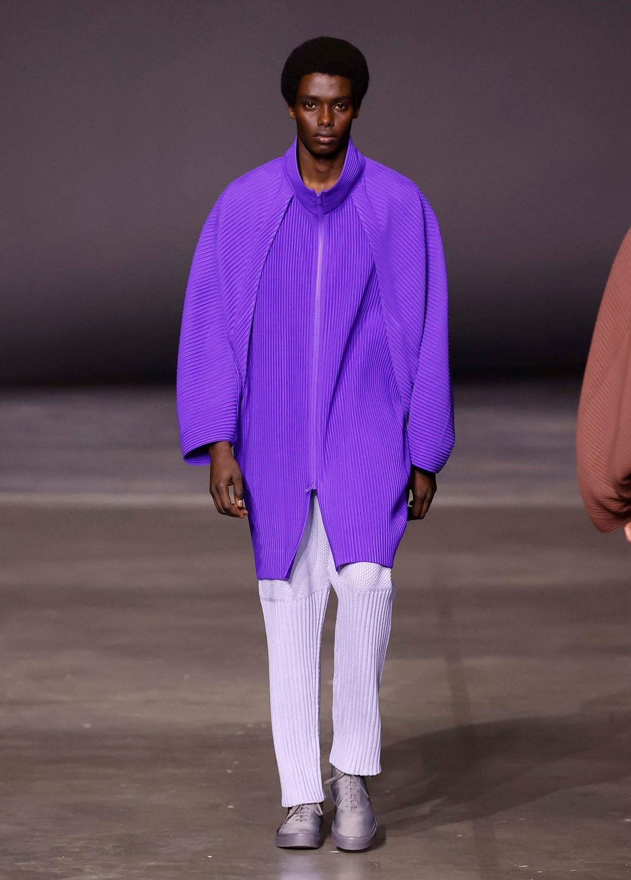 HOMME PLISSÉ ISSEY MIYAKE AUTUMN WINTER 2023/24 COLLECTIONS 04