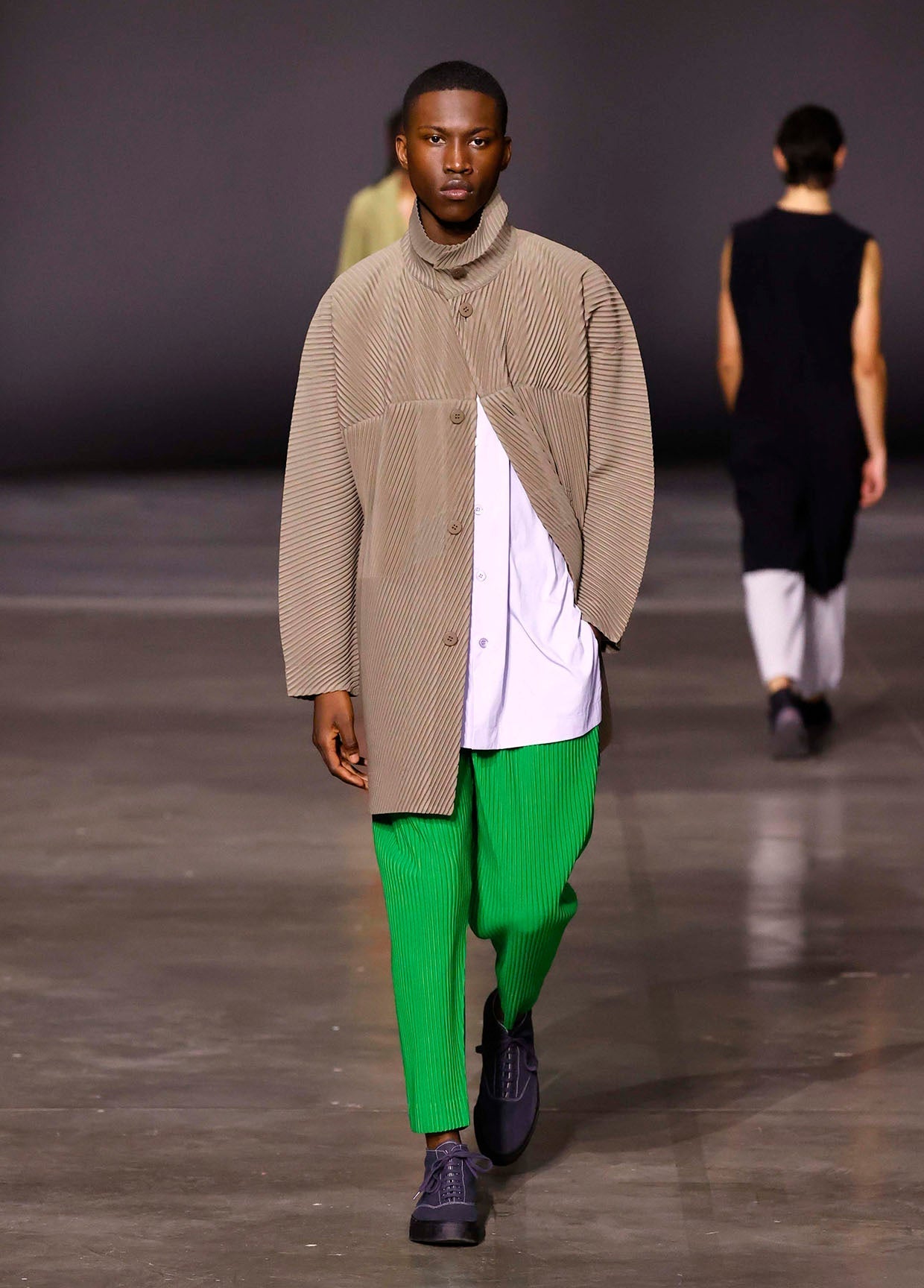 HOMME PLISSÉ ISSEY MIYAKE AUTUMN WINTER 2023/24 COLLECTIONS 07