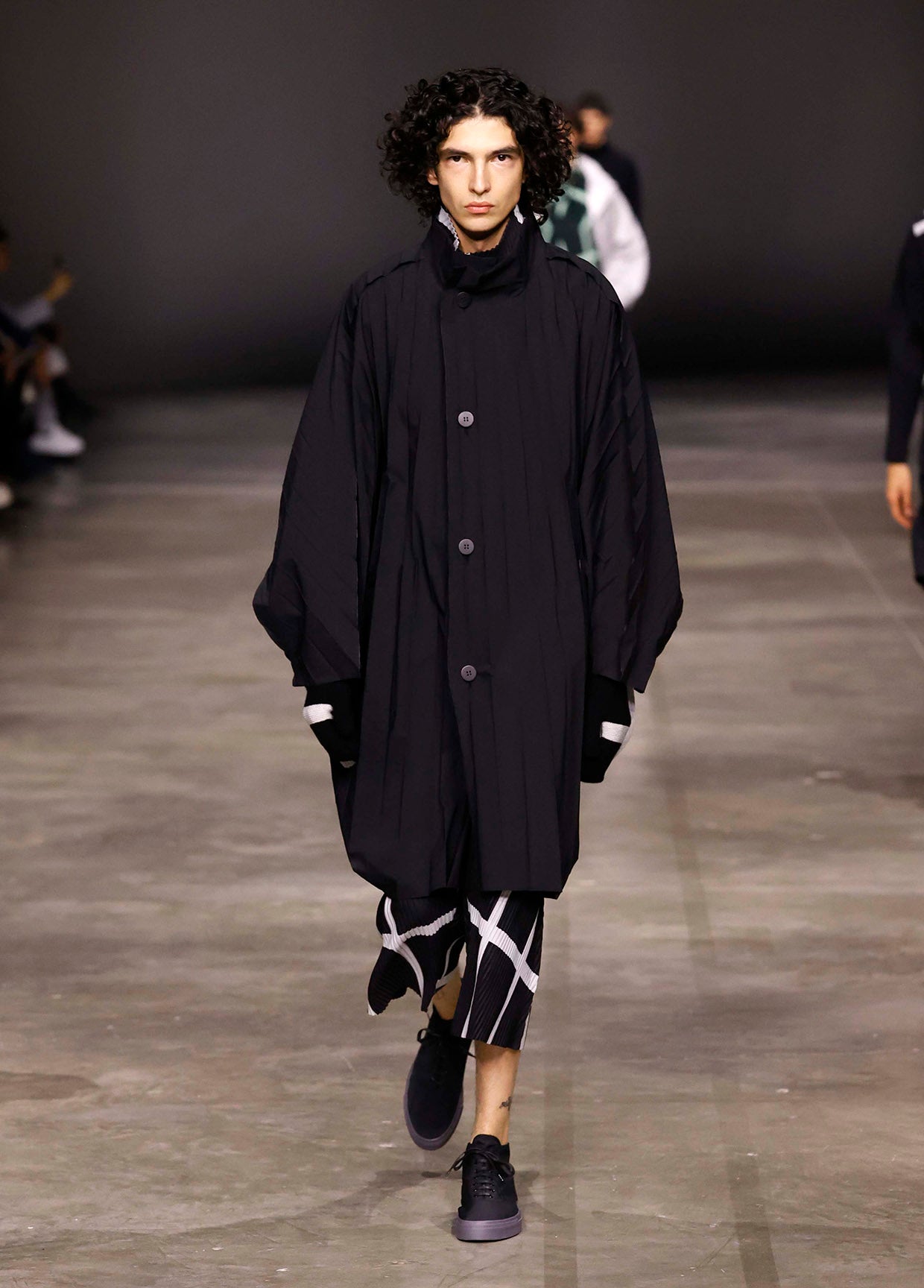 HOMME PLISSÉ ISSEY MIYAKE AUTUMN WINTER 2023/24 COLLECTIONS 24