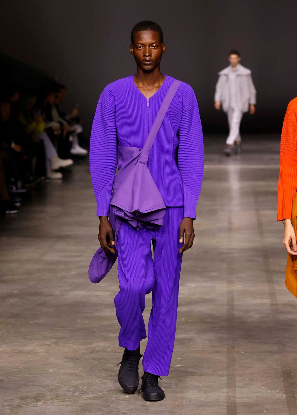 HOMME PLISSÉ ISSEY MIYAKE AUTUMN WINTER 2023/24 COLLECTIONS 31