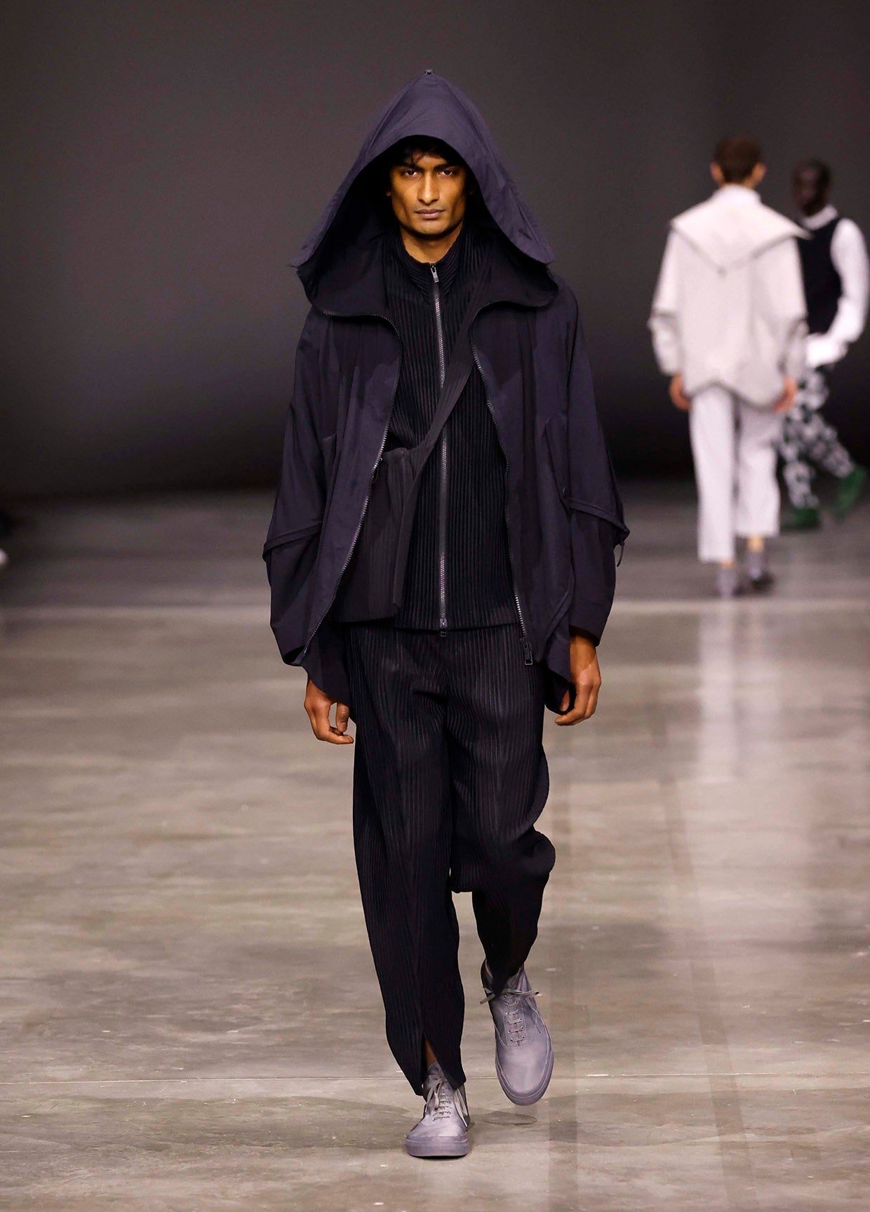 HOMME PLISSÉ ISSEY MIYAKE AUTUMN WINTER 2023/24 COLLECTIONS 33