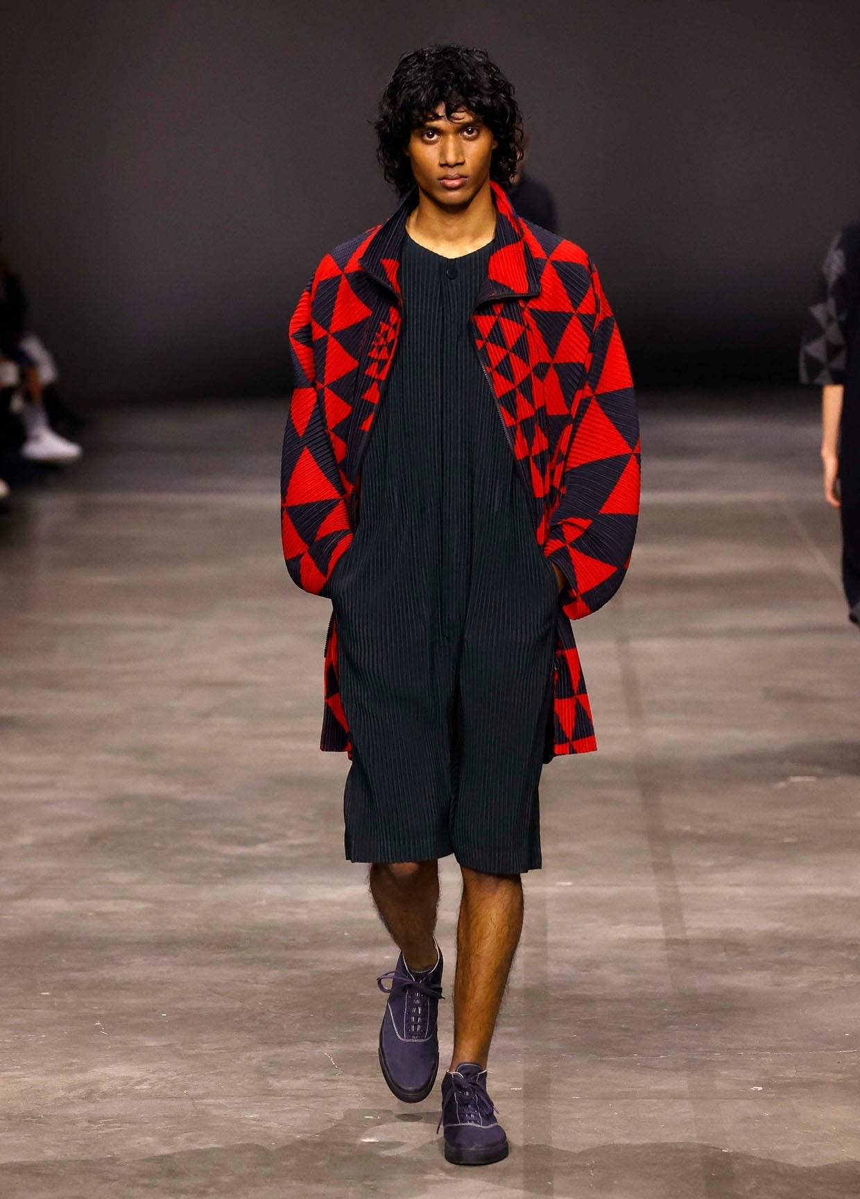 HOMME PLISSÉ ISSEY MIYAKE AUTUMN WINTER 2023/24 COLLECTIONS 36