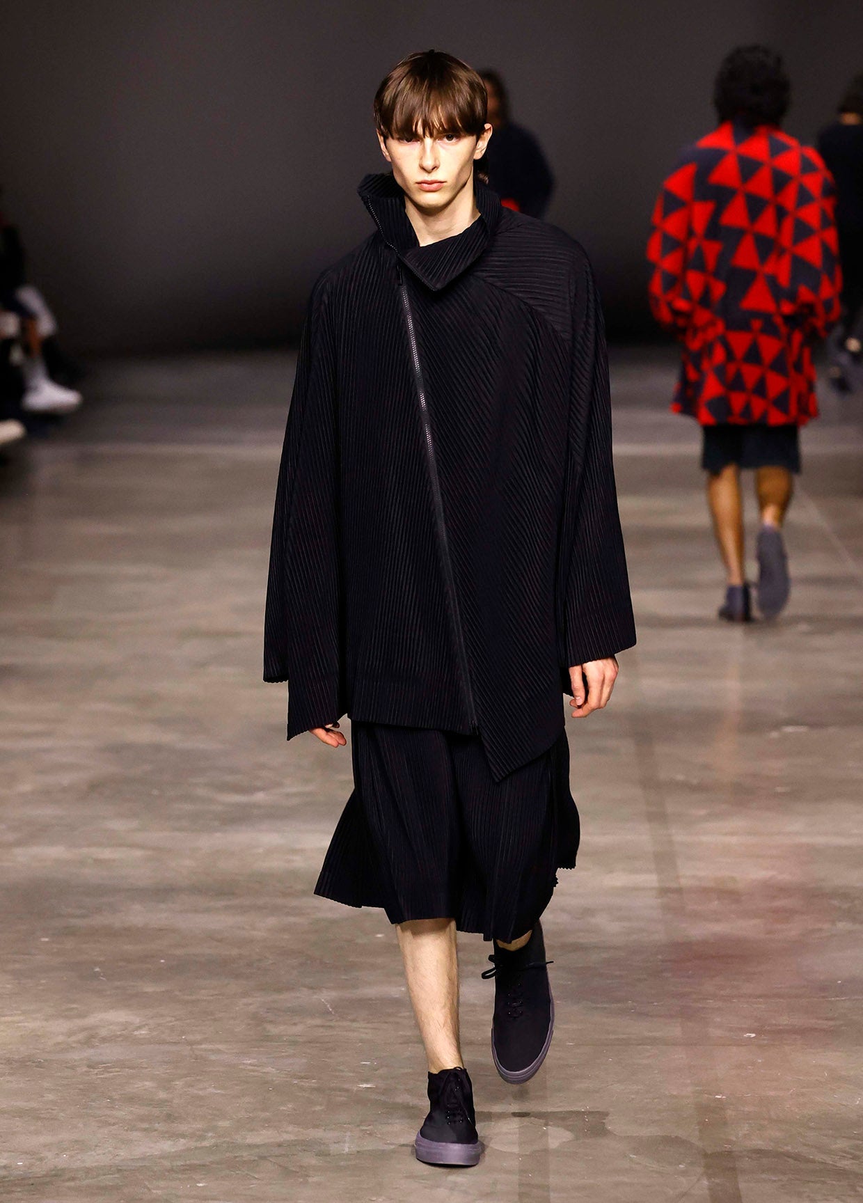 HOMME PLISSÉ ISSEY MIYAKE AUTUMN WINTER 2023/24 COLLECTIONS 37