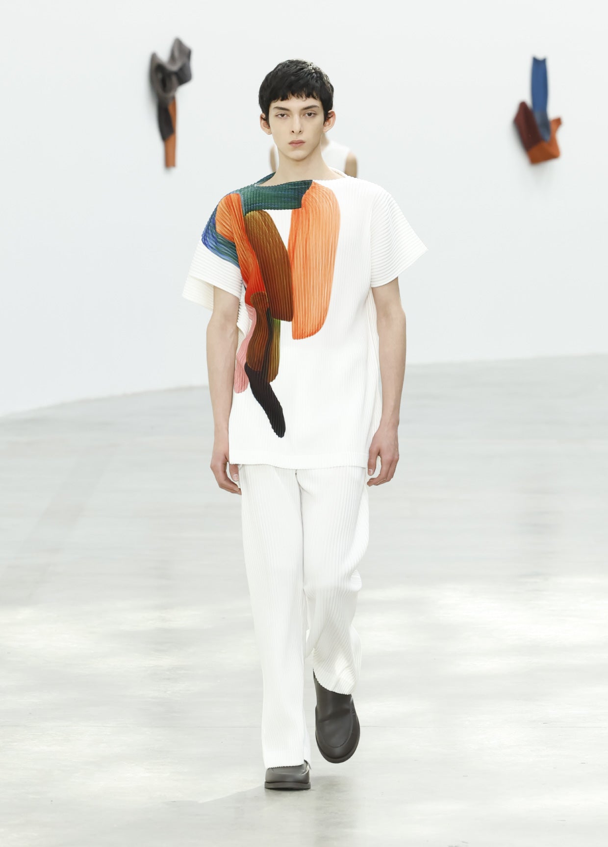 HOMME PLISSÉ ISSEY MIYAKE AUTUMN WINTER 2024/25 COLLECTIONS 01