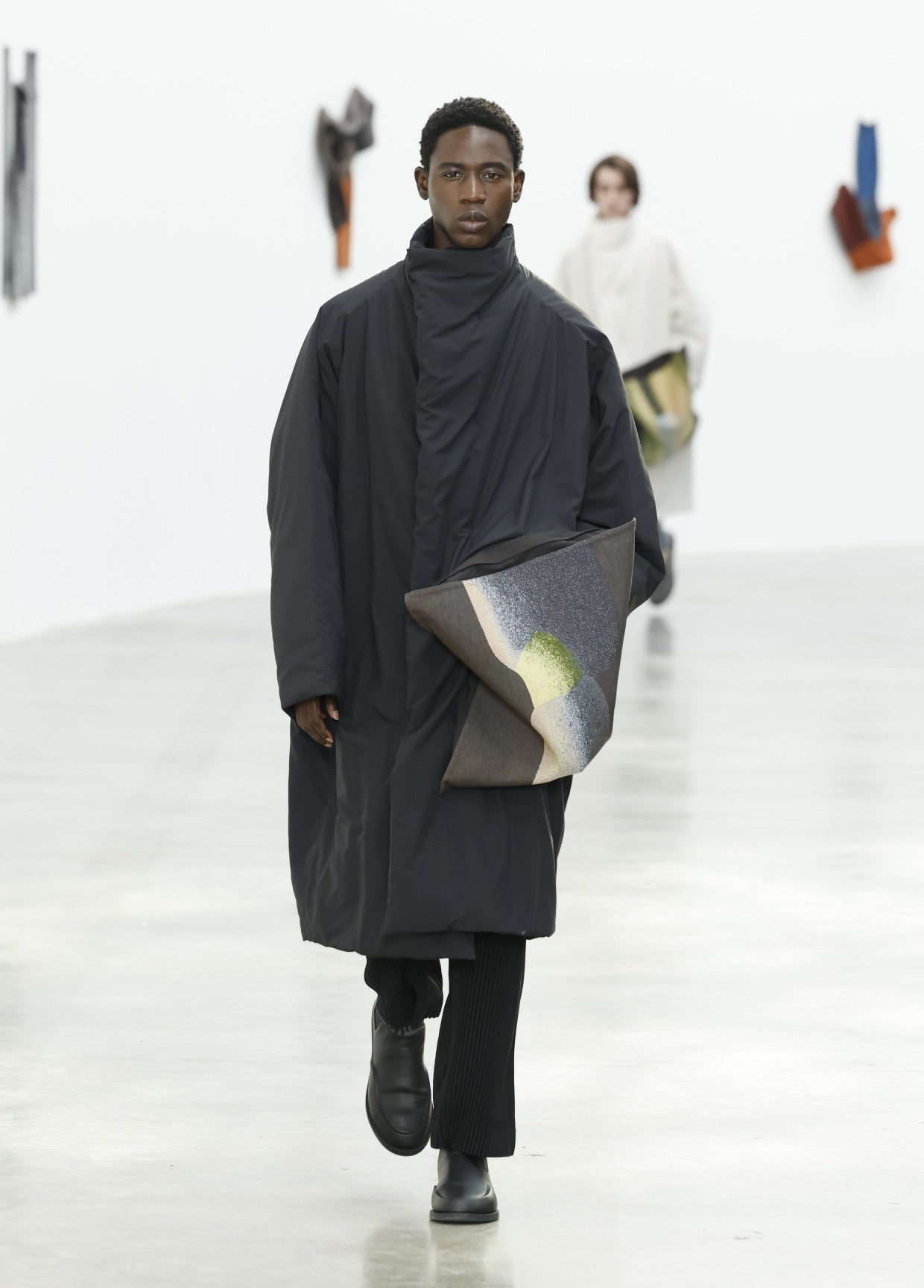 HOMME PLISSÉ ISSEY MIYAKE AUTUMN WINTER 2024/25 COLLECTIONS 23