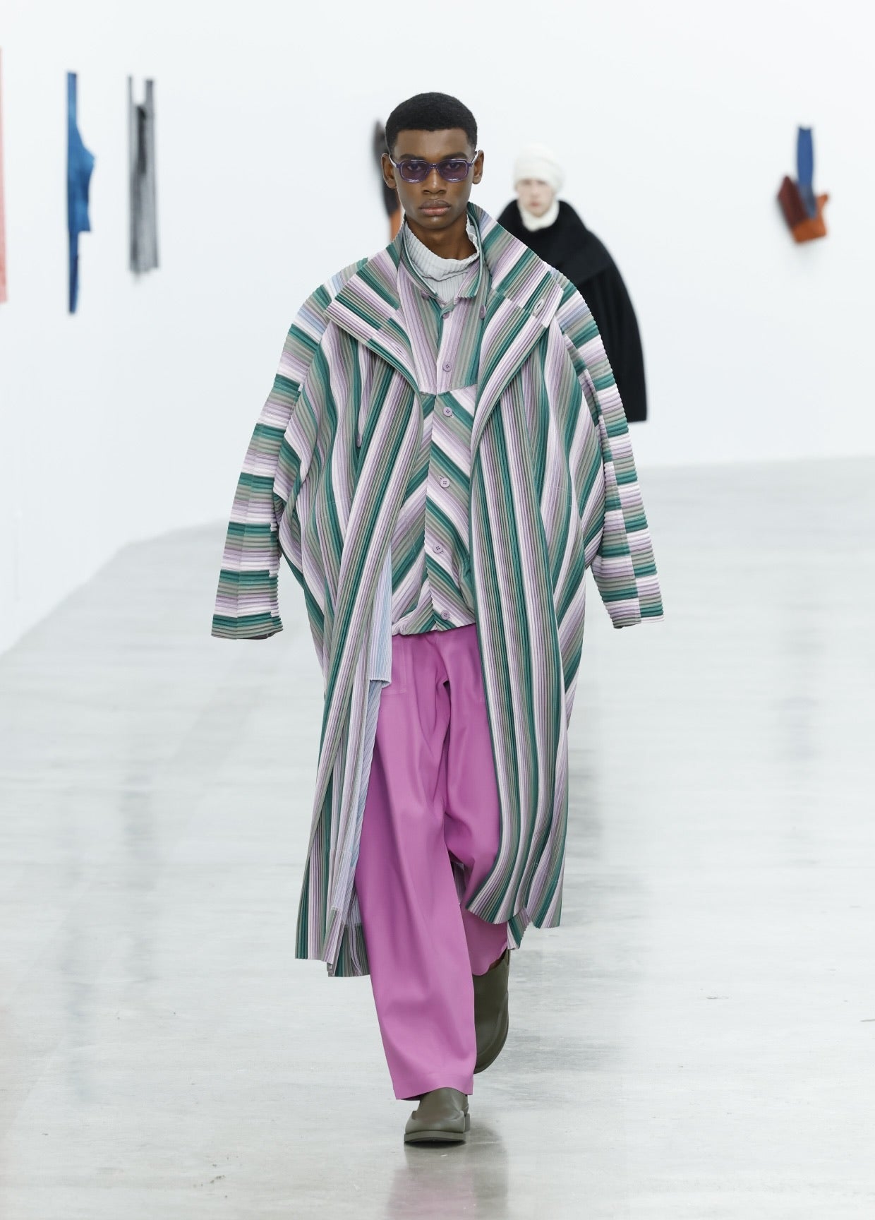 HOMME PLISSÉ ISSEY MIYAKE AUTUMN WINTER 2024/25 COLLECTIONS 32