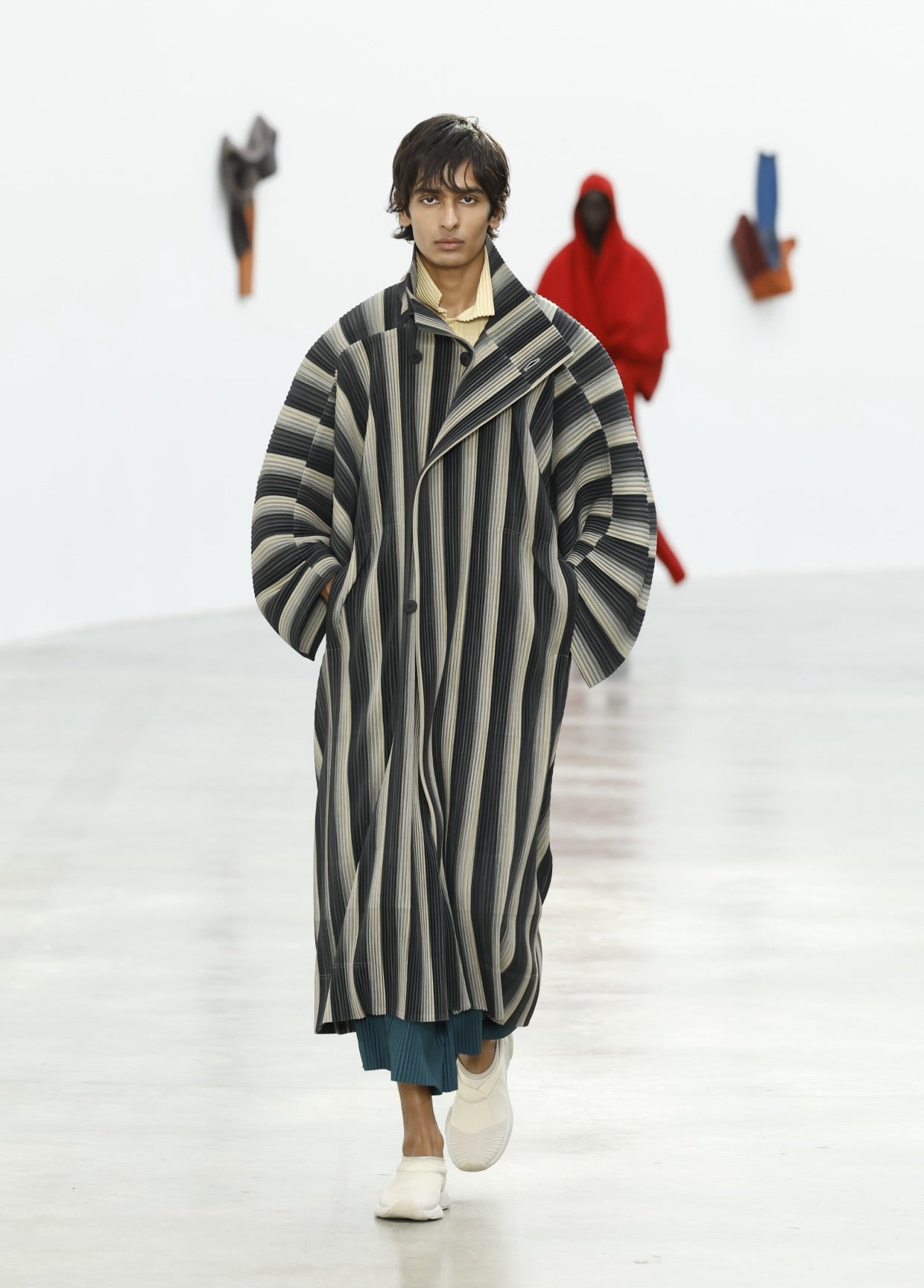 HOMME PLISSÉ ISSEY MIYAKE AUTUMN WINTER 2024/25 COLLECTIONS 34