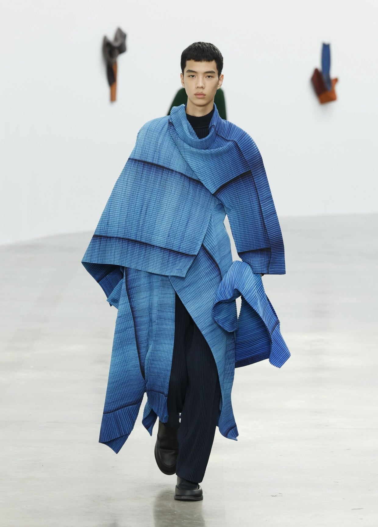 HOMME PLISSÉ ISSEY MIYAKE AUTUMN WINTER 2024/25 COLLECTIONS 37