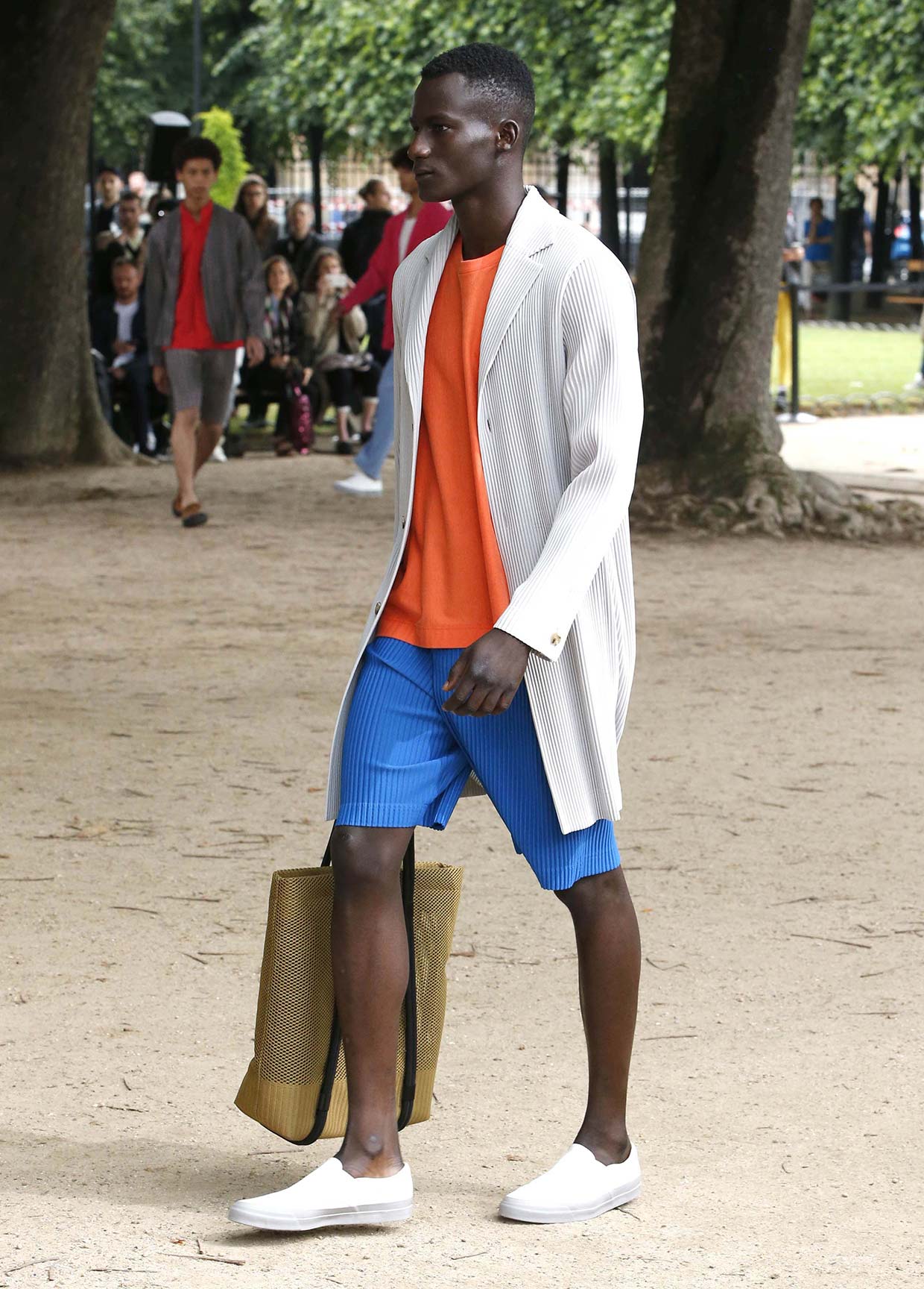 HOMME PLISSÉ ISSEY MIYAKE SPRING SUMMER 2020 COLLECTIONS 15