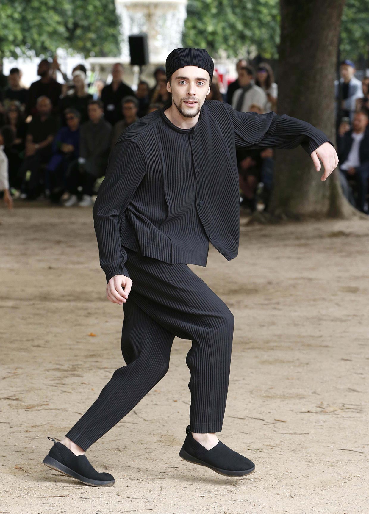 HOMME PLISSÉ ISSEY MIYAKE SPRING SUMMER 2020 COLLECTIONS 20