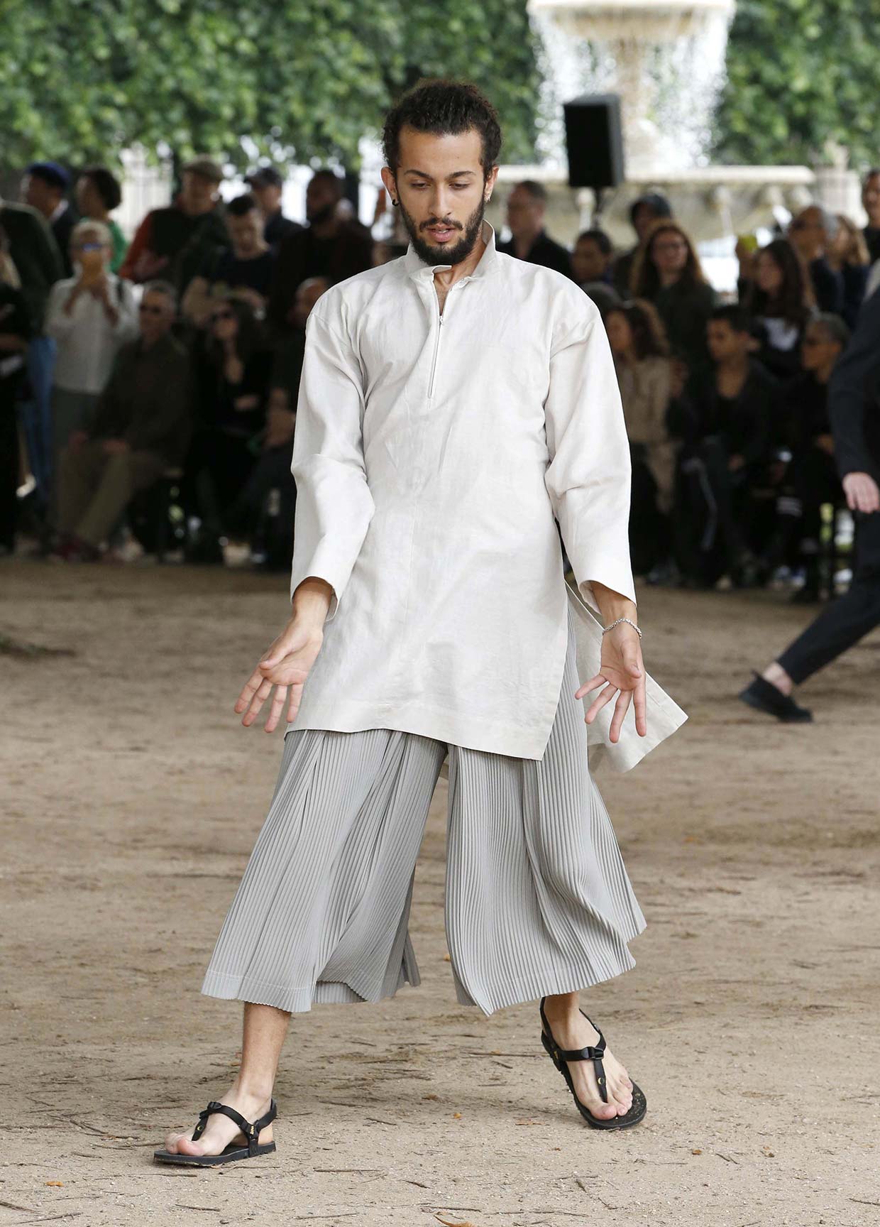 HOMME PLISSÉ ISSEY MIYAKE SPRING SUMMER 2020 COLLECTIONS 25