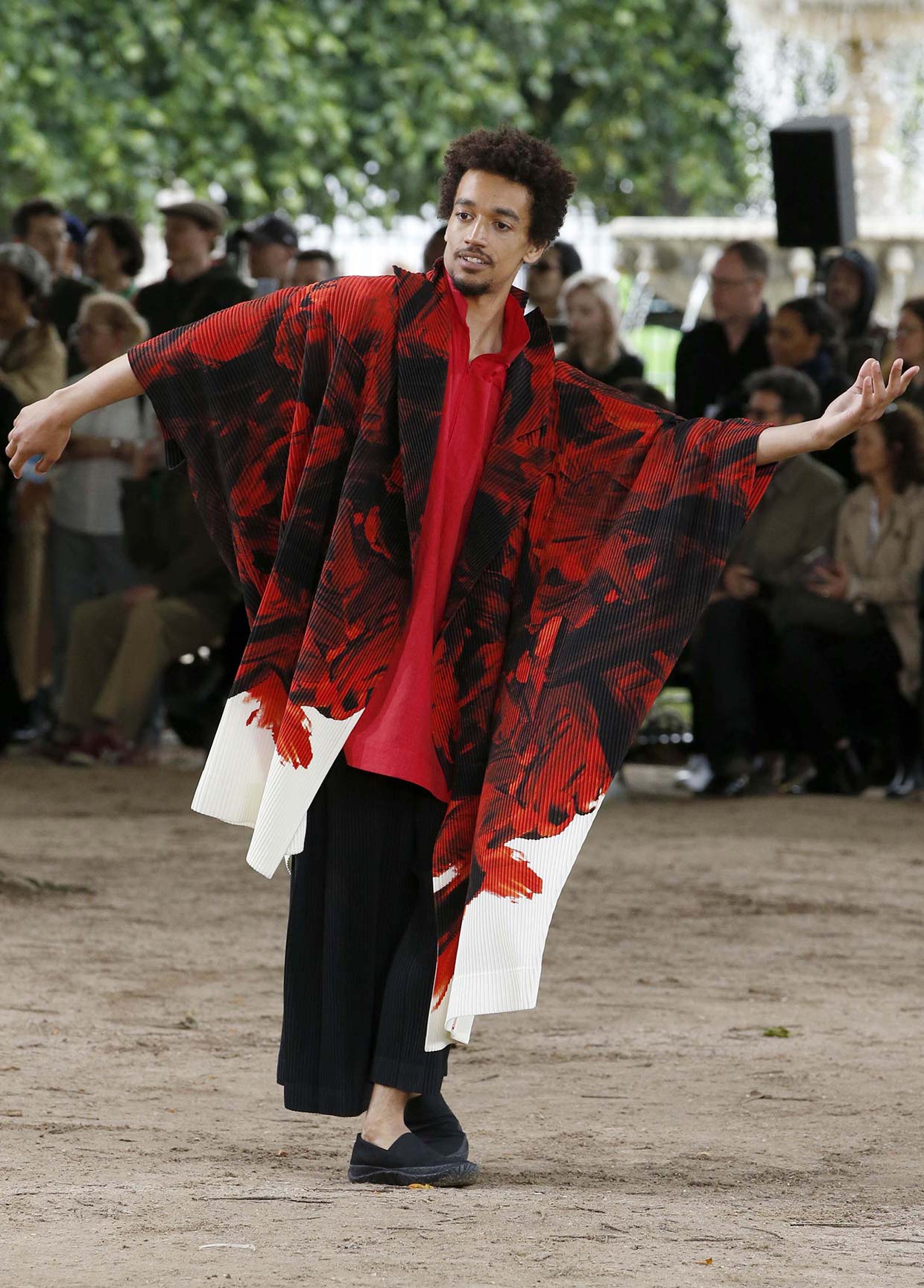 HOMME PLISSÉ ISSEY MIYAKE SPRING SUMMER 2020 COLLECTIONS 30