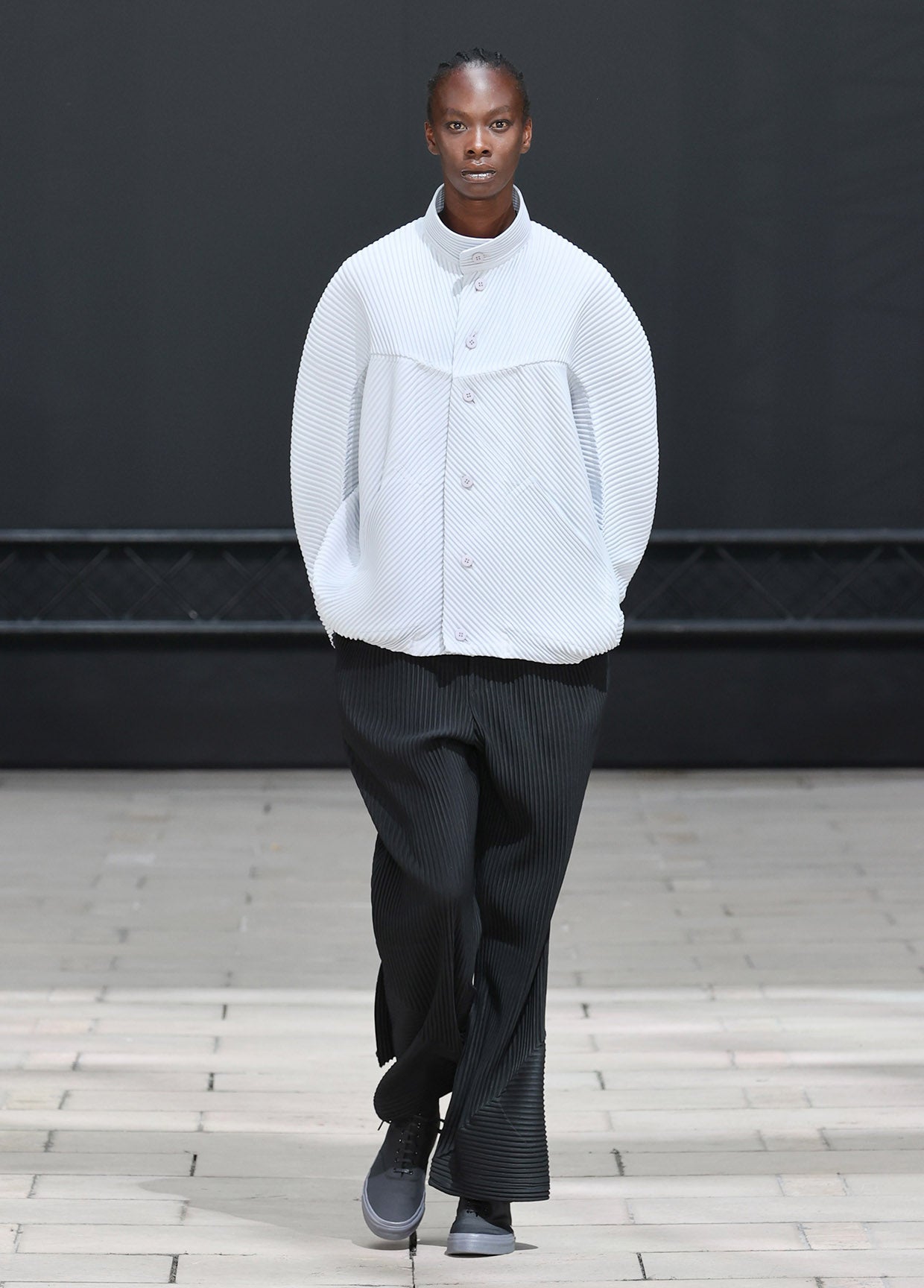 HOMME PLISSÉ ISSEY MIYAKE SPRING SUMMER 2023 COLLECTIONS03