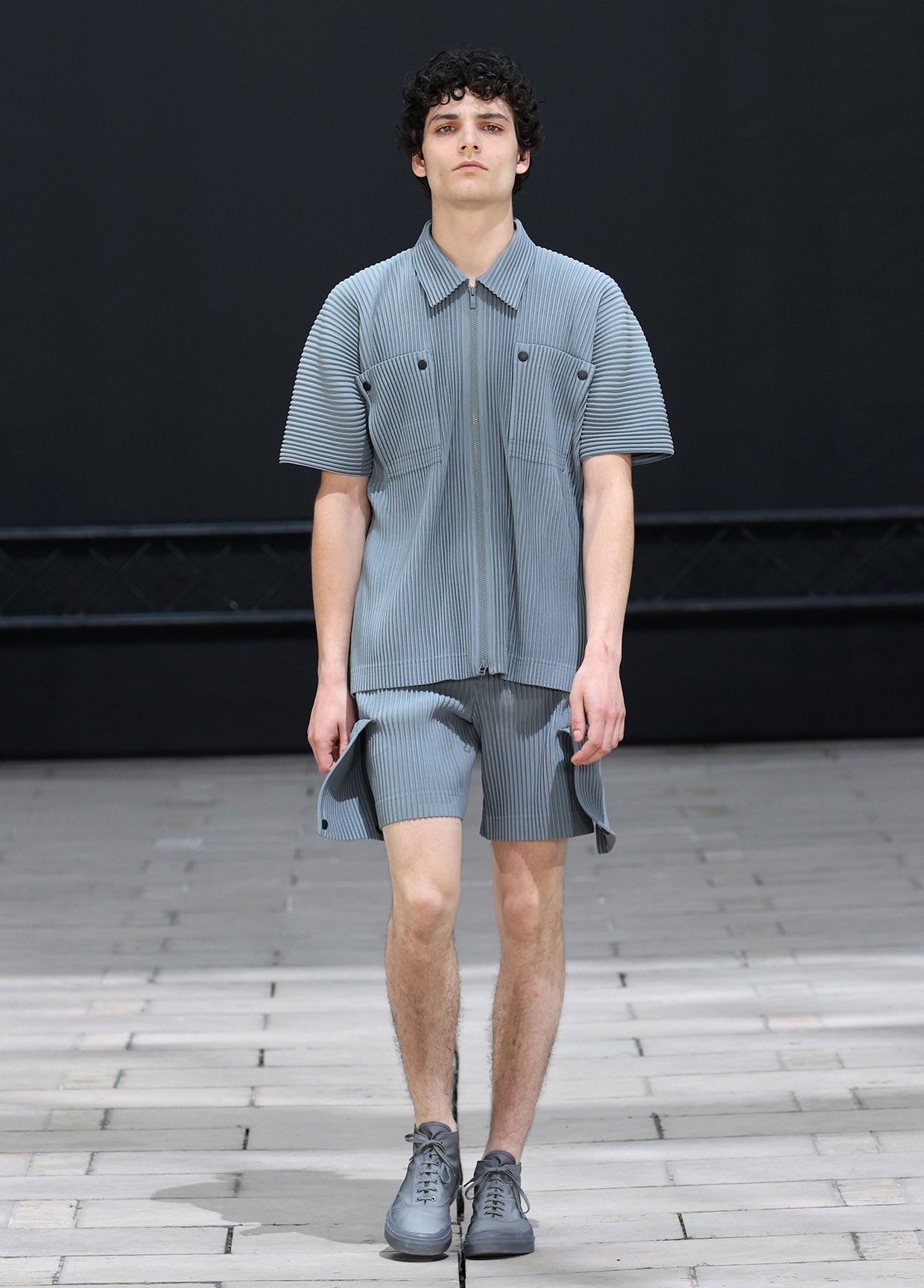 HOMME PLISSÉ ISSEY MIYAKE SPRING SUMMER 2023 COLLECTIONS05