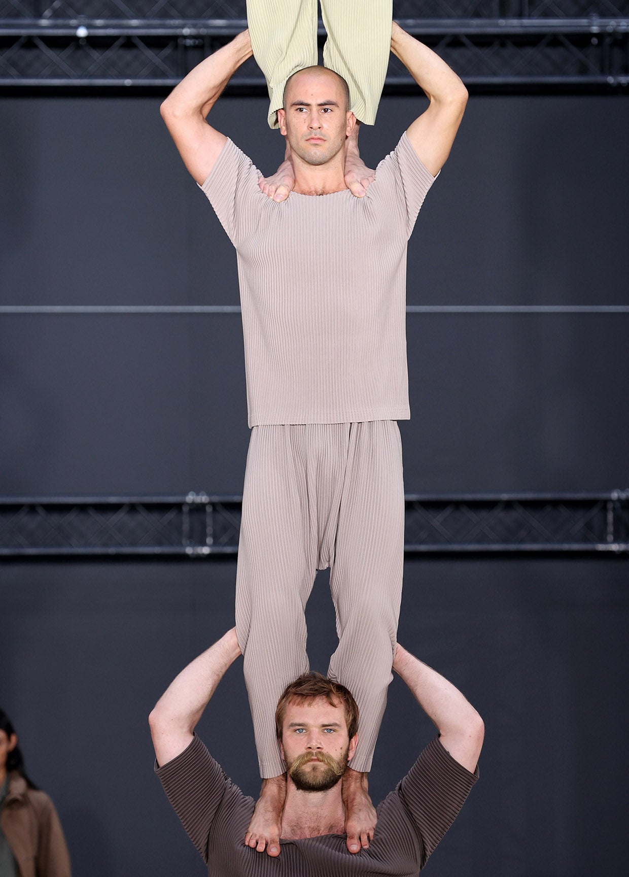 HOMME PLISSÉ ISSEY MIYAKE SPRING SUMMER 2023 COLLECTIONS13