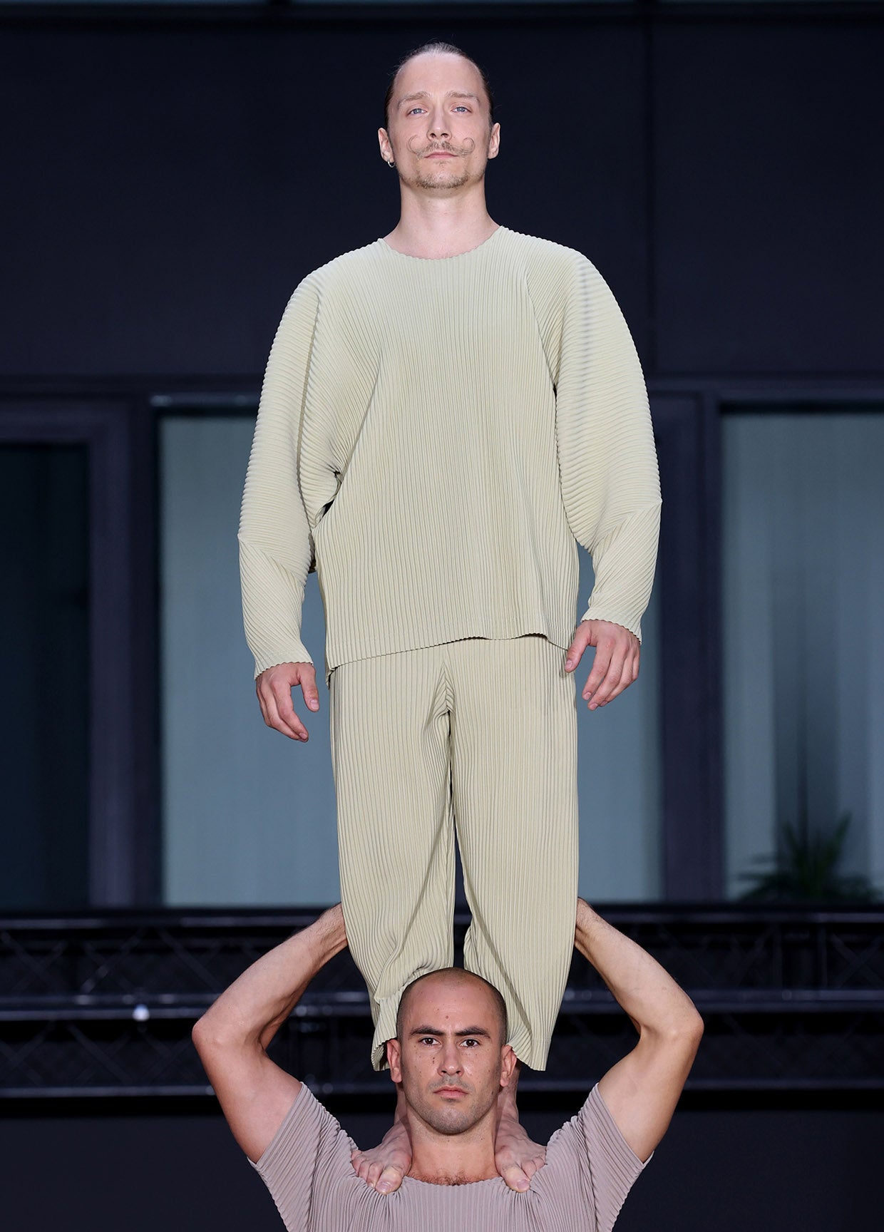 HOMME PLISSÉ ISSEY MIYAKE SPRING SUMMER 2023 COLLECTIONS16