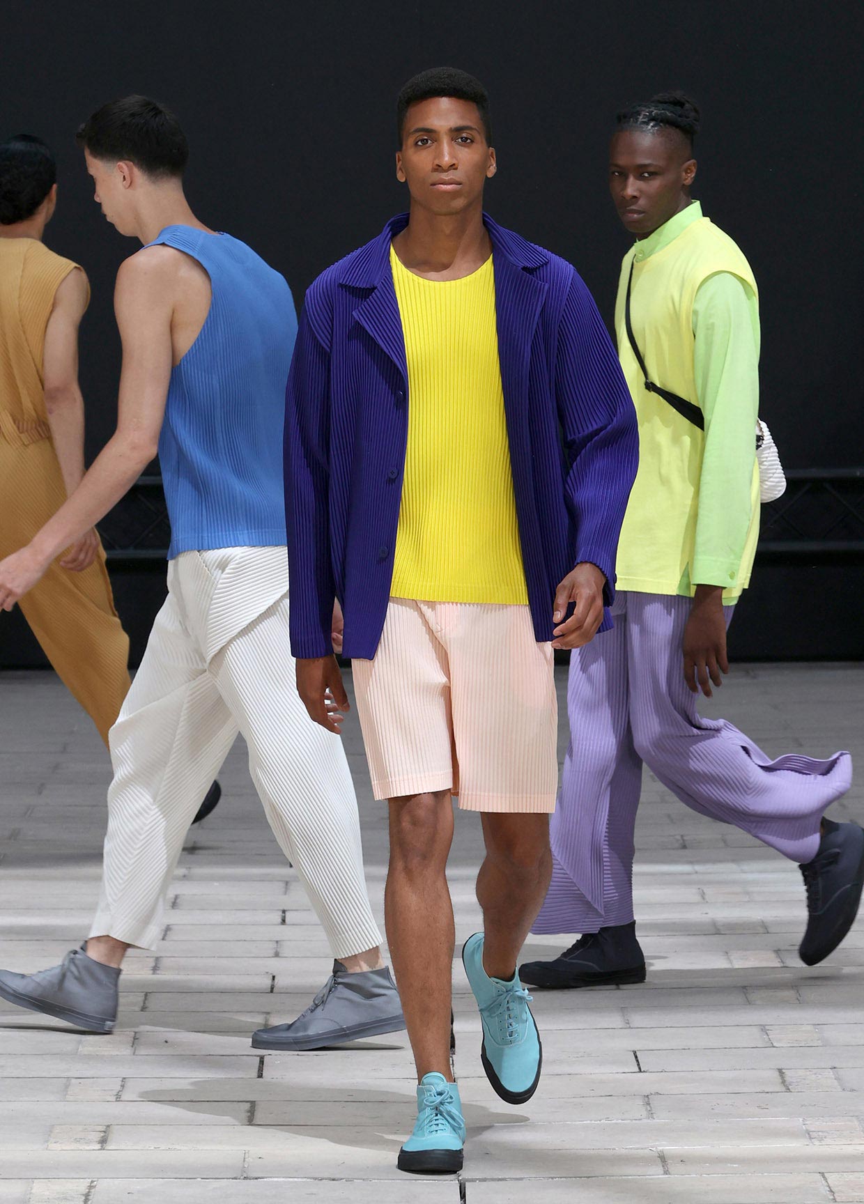 HOMME PLISSÉ ISSEY MIYAKE SPRING SUMMER 2023 COLLECTIONS22