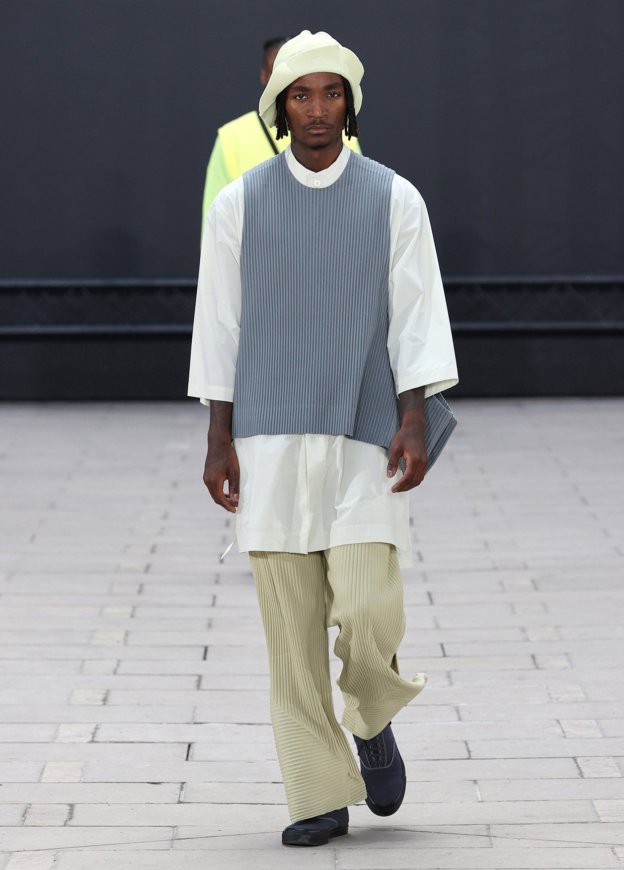 HOMME PLISSÉ ISSEY MIYAKE SPRING SUMMER 2023 COLLECTIONS28