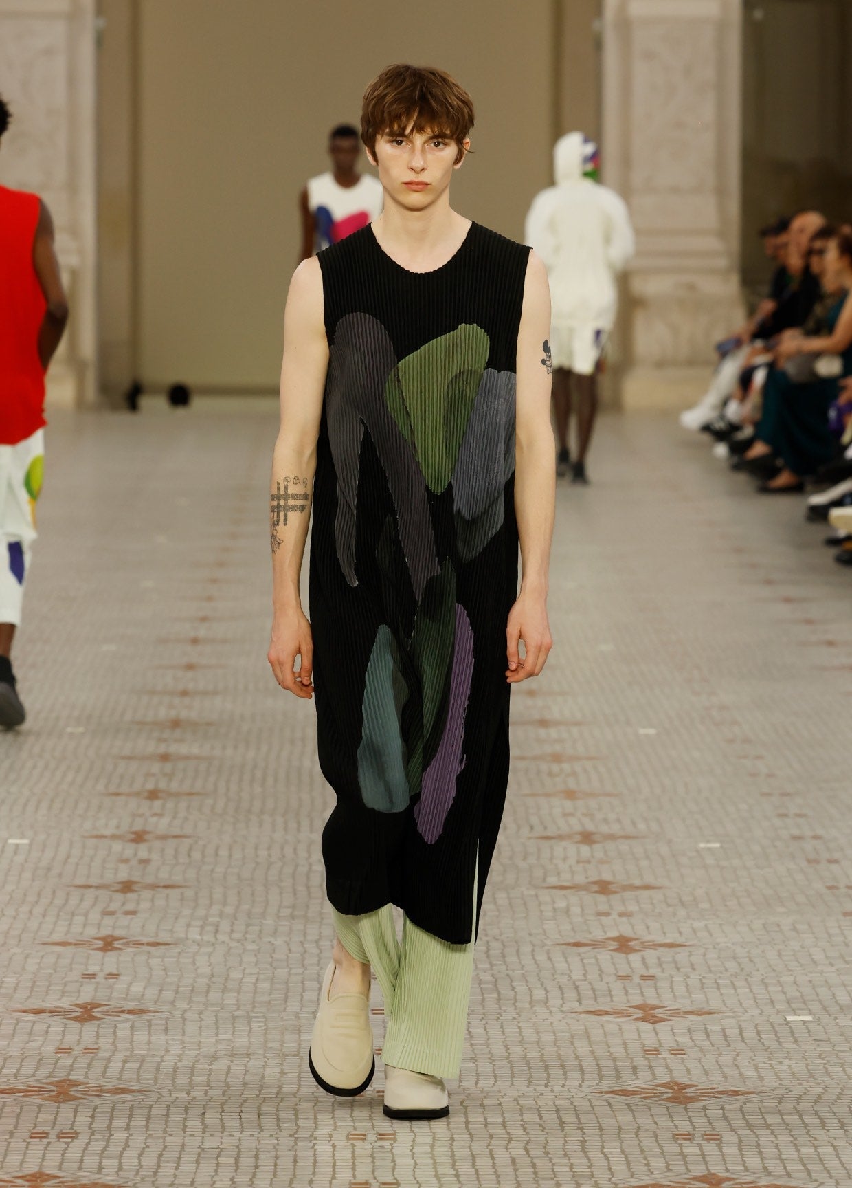 HOMME PLISSÉ ISSEY MIYAKE SPRING SUMMER 2024 COLLECTIONS 35