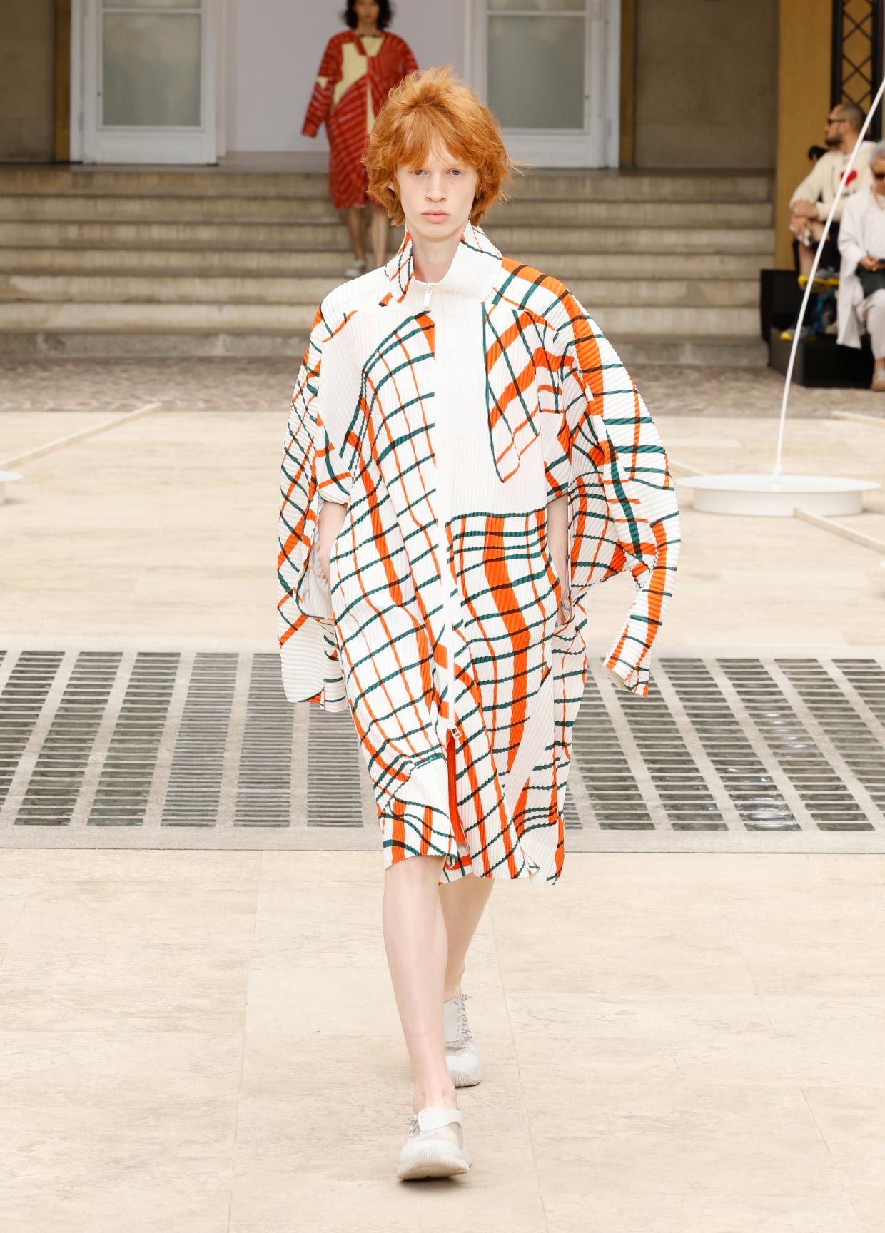 HOMME PLISSÉ ISSEY MIYAKE SPRING SUMMER 2025 COLLECTION 01