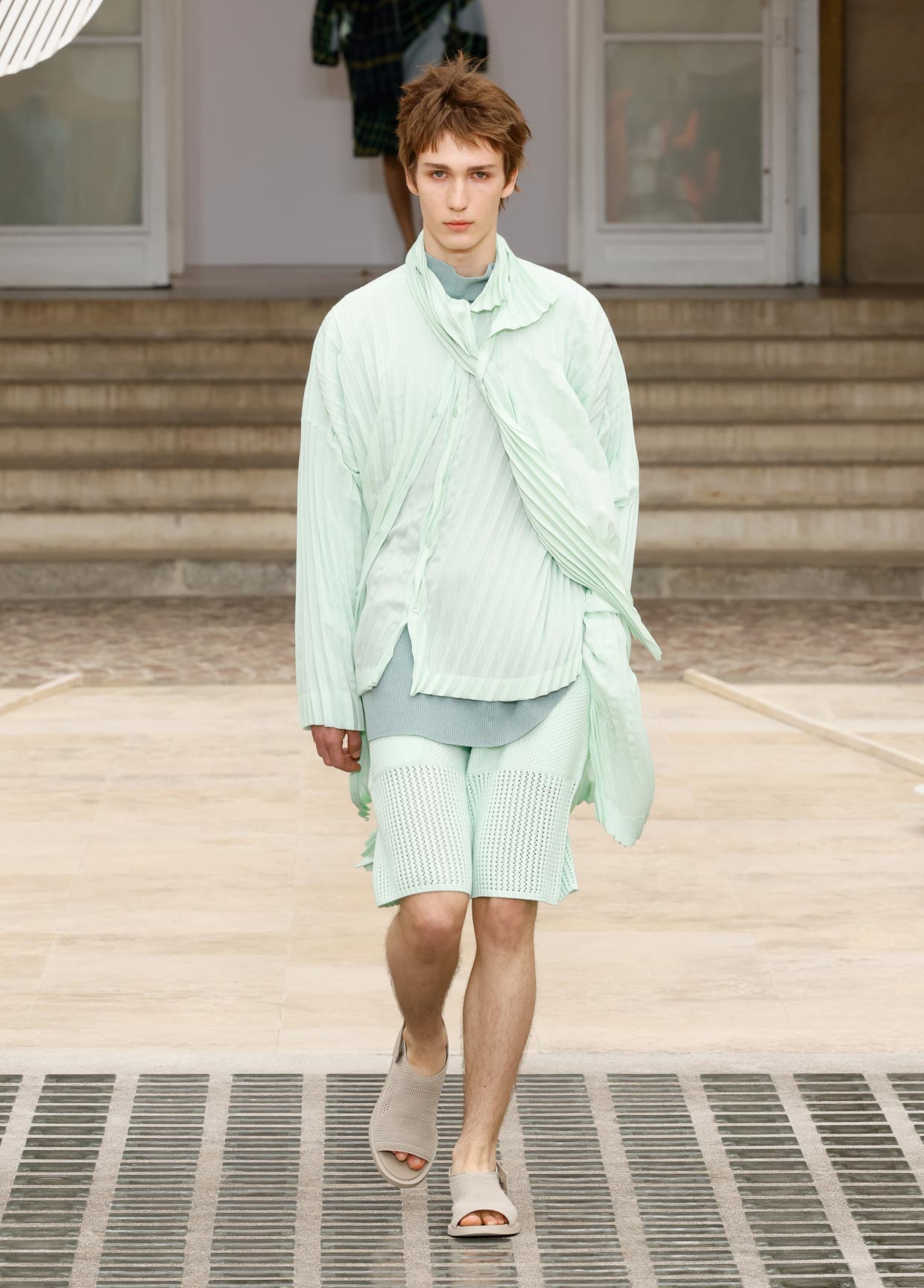 HOMME PLISSÉ ISSEY MIYAKE SPRING SUMMER 2025 COLLECTION 06