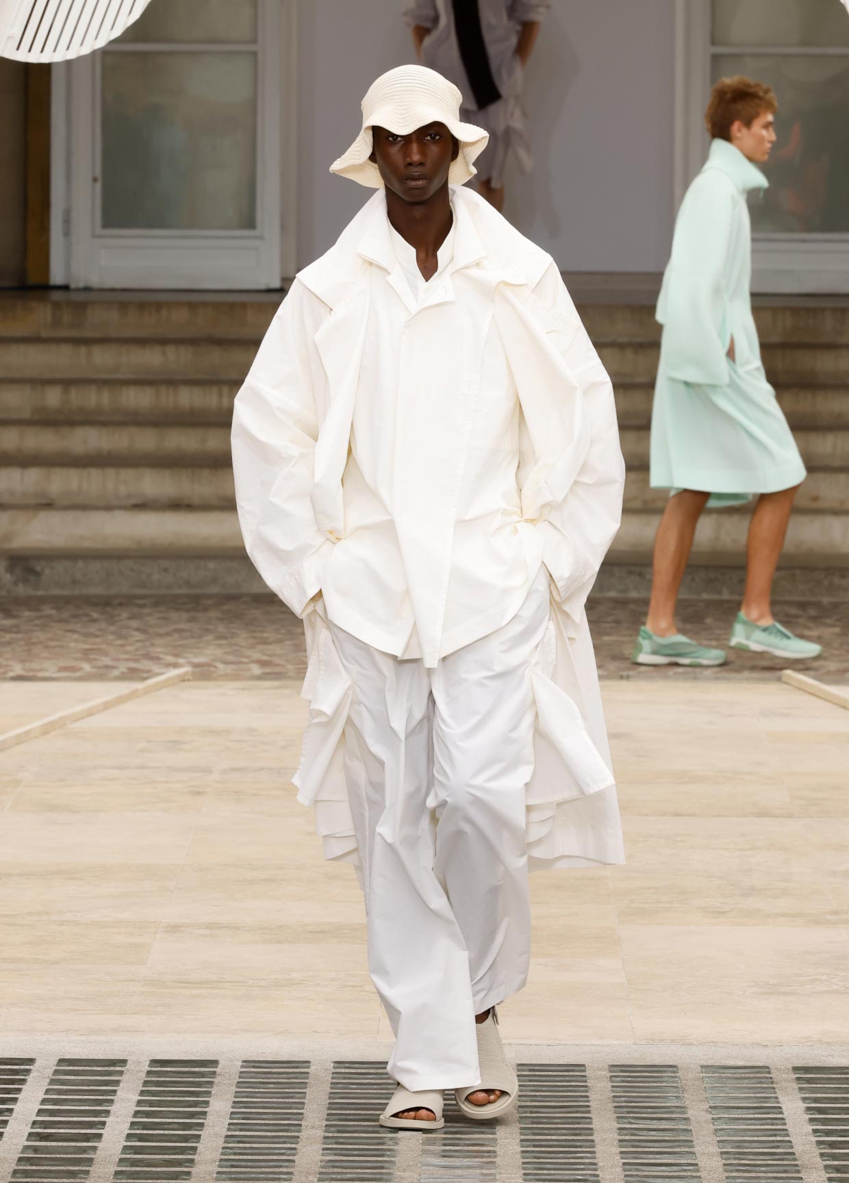 HOMME PLISSÉ ISSEY MIYAKE SPRING SUMMER 2025 COLLECTION 11