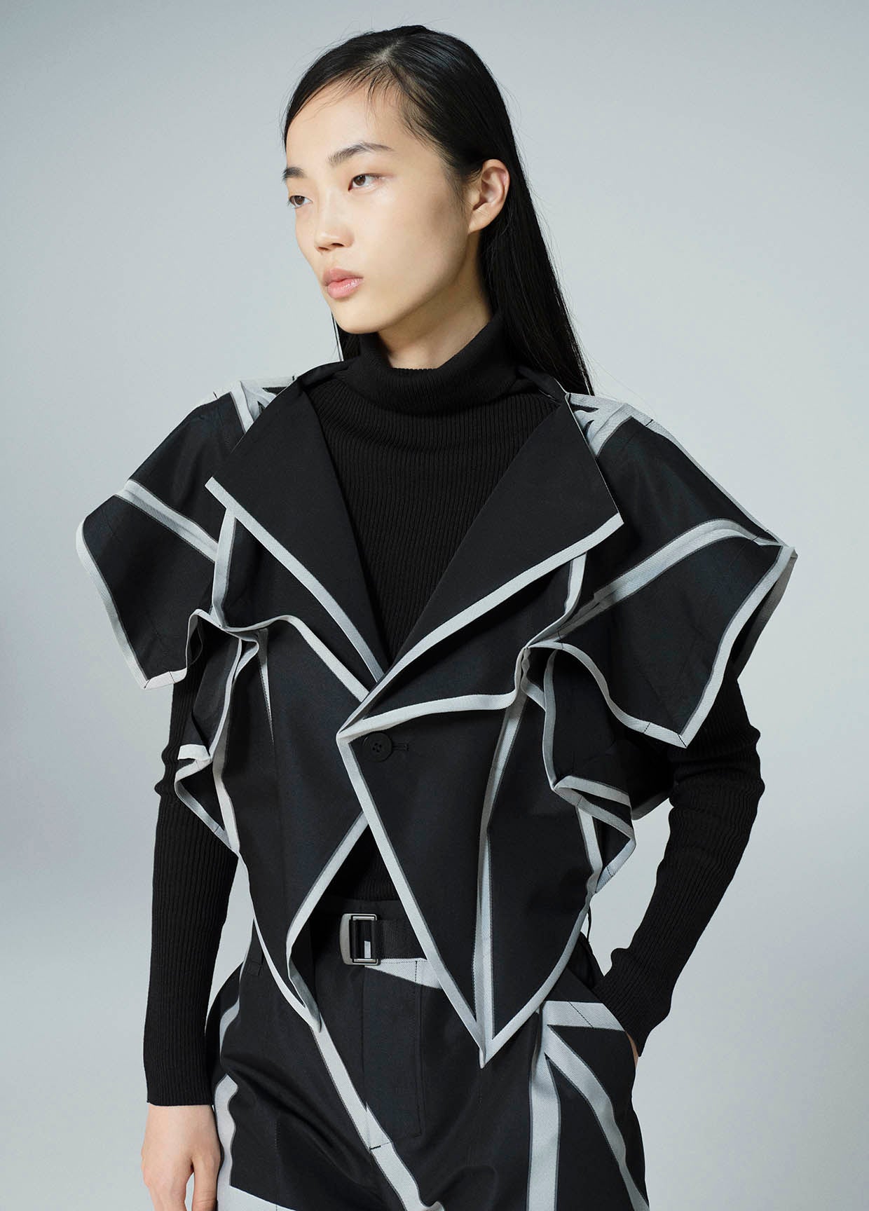 132 5. ISSEY MIYAKE LOOK 11