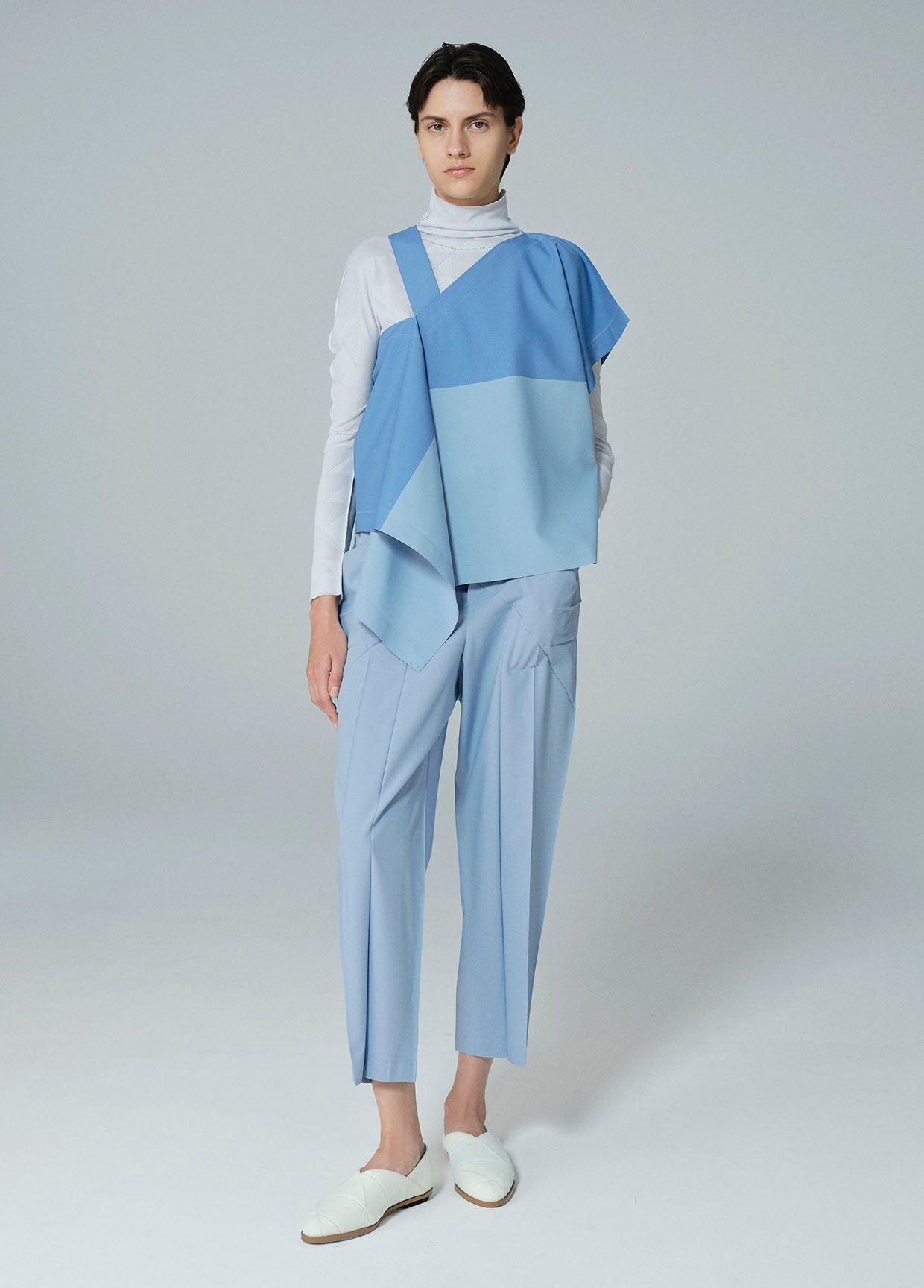 132 5. ISSEY MIYAKE LOOK 05