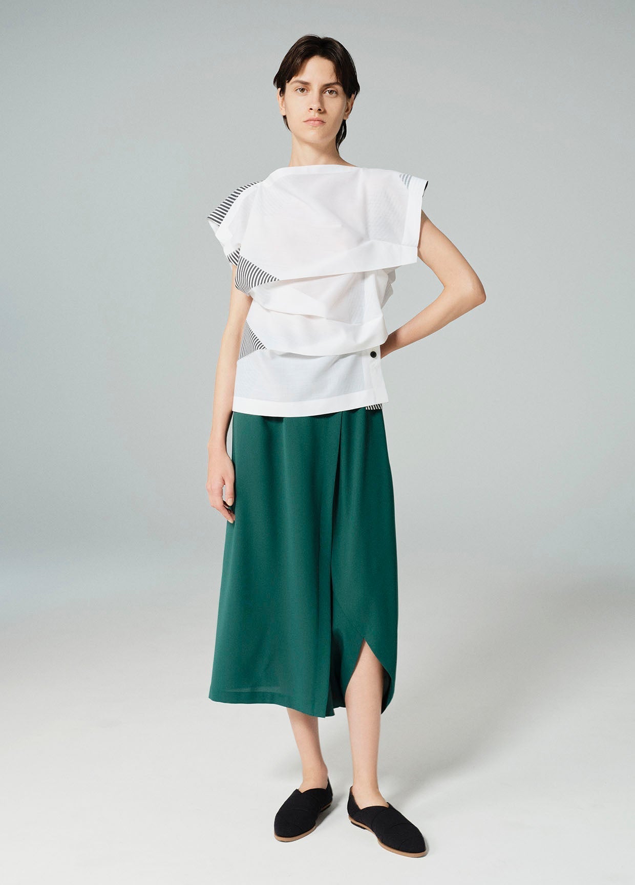 132 5. ISSEY MIYAKE LOOK 28