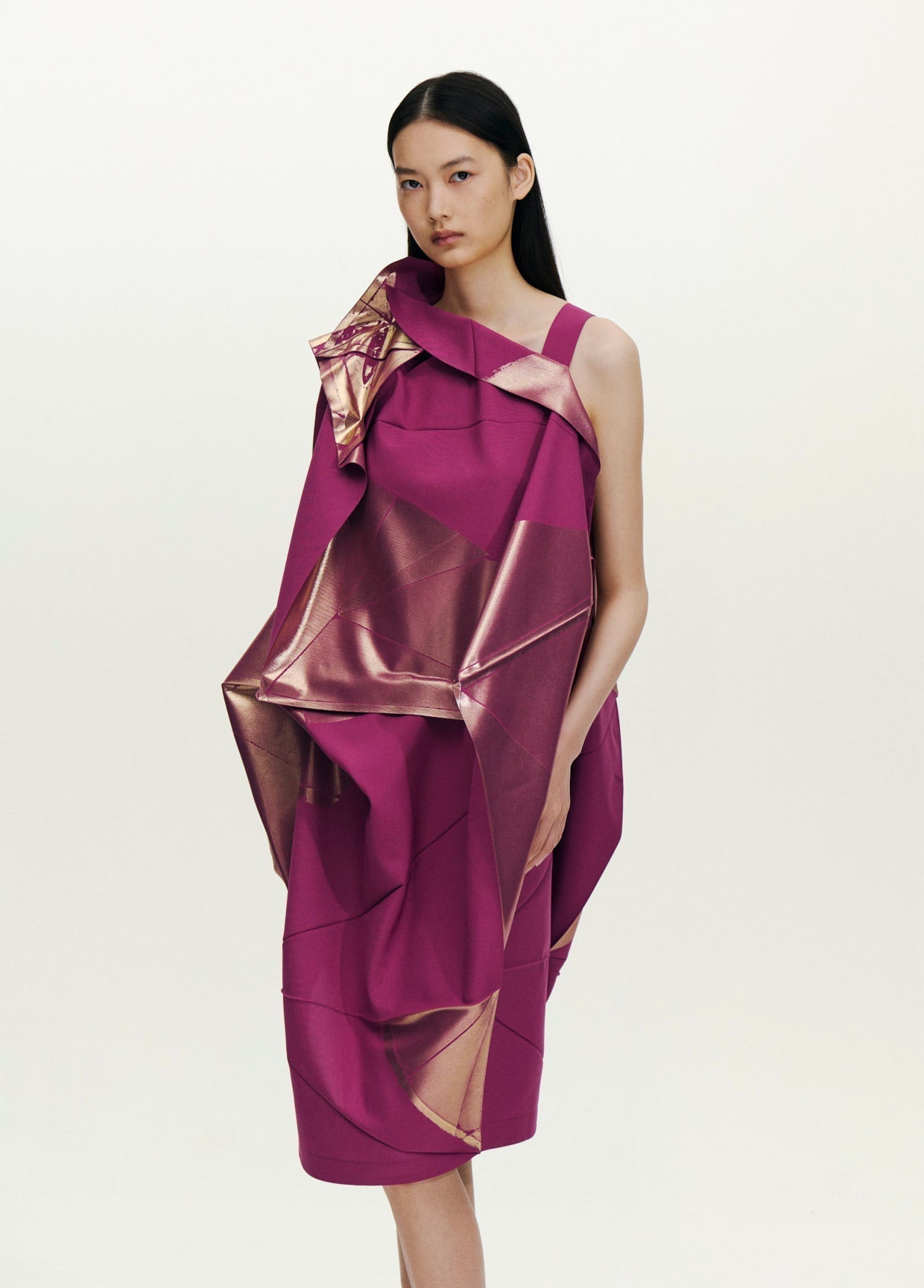 132 5. ISSEY MIYAKE LOOK 02