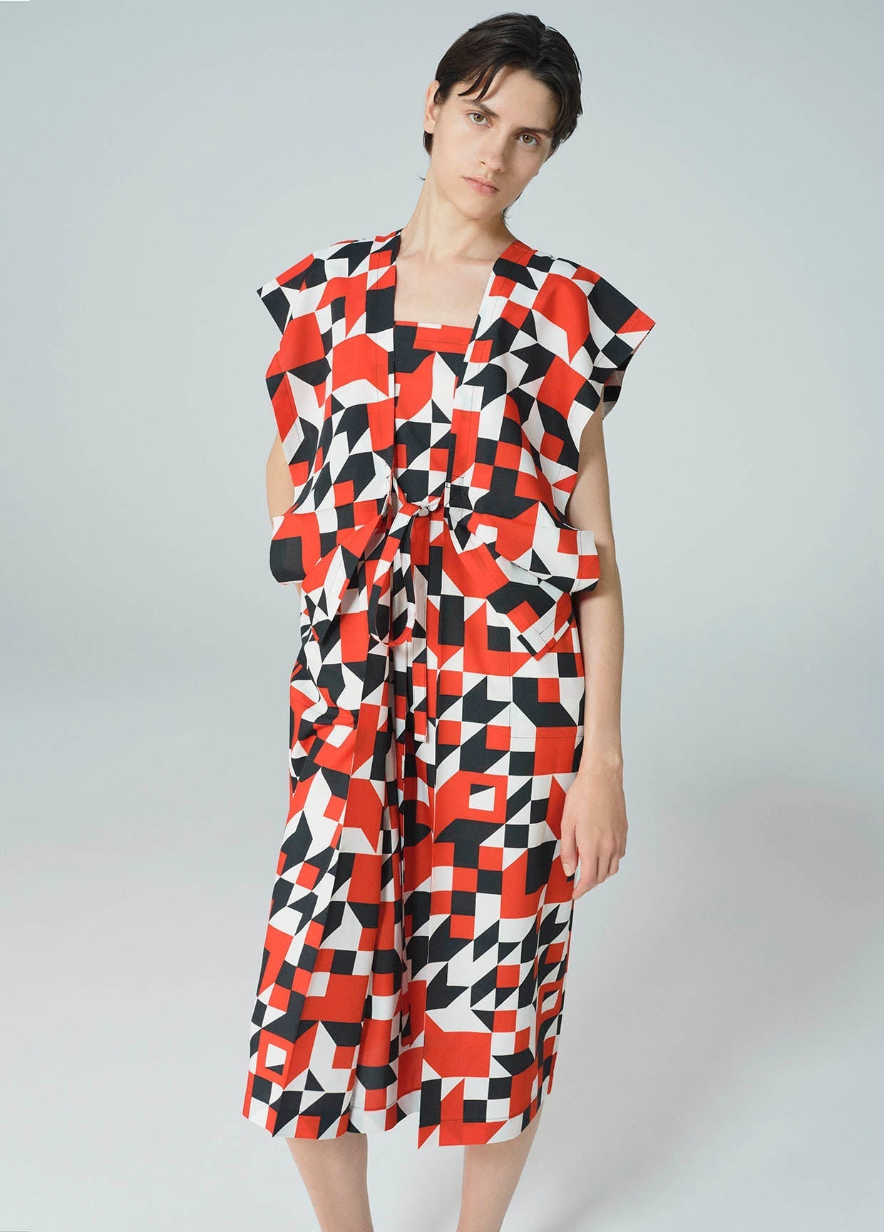 132 5. ISSEY MIYAKE LOOK 27