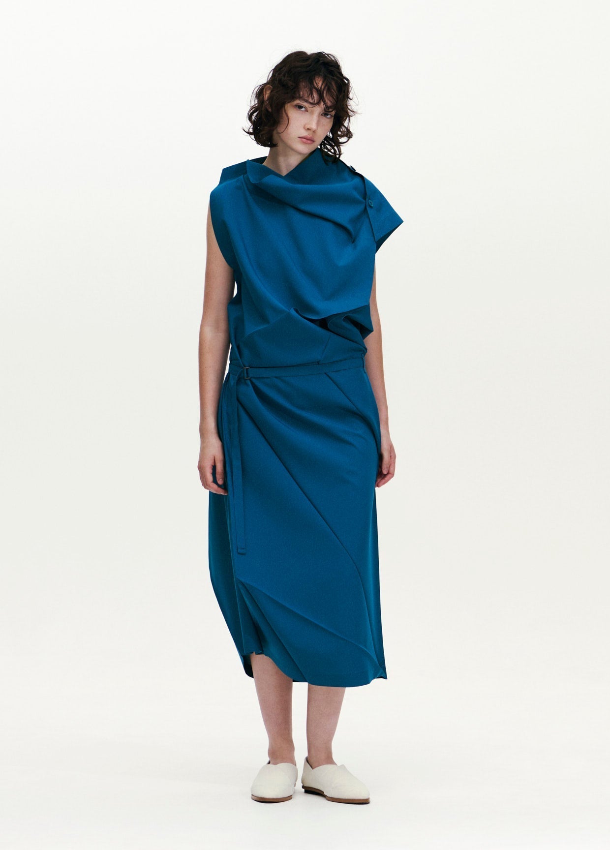 132 5. ISSEY MIYAKE LOOK 19