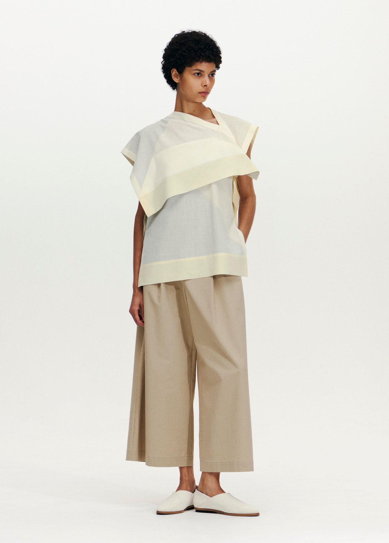 132 5. ISSEY MIYAKE LOOK 21