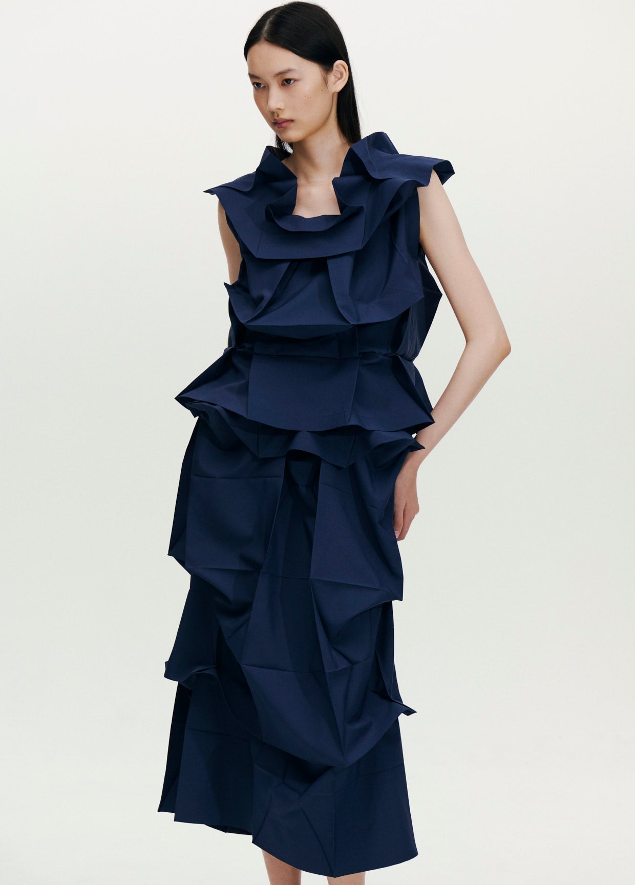 132 5. ISSEY MIYAKE LOOK 29