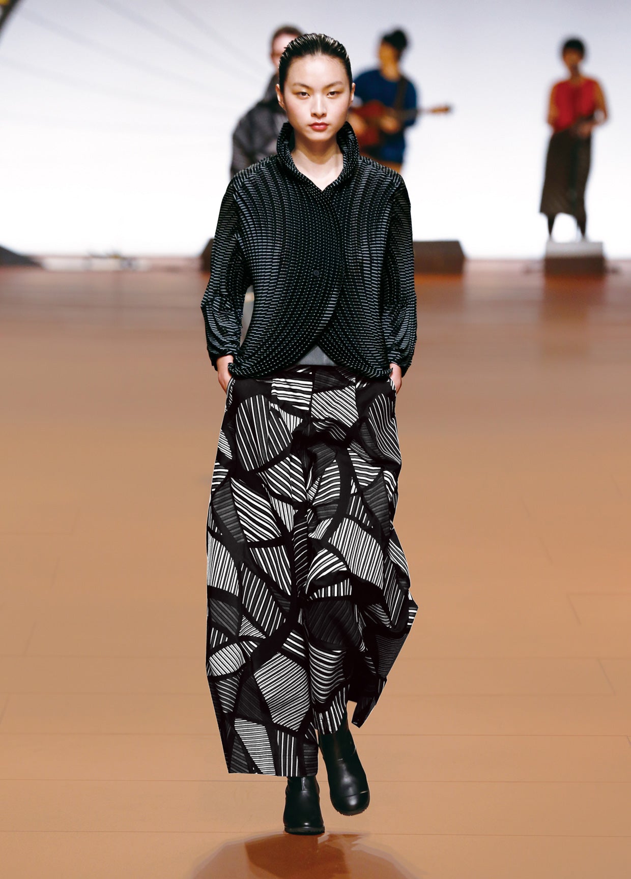 ISSEY MIYAKE AUTUMN WINTER 2014 COLLECTIONS 08