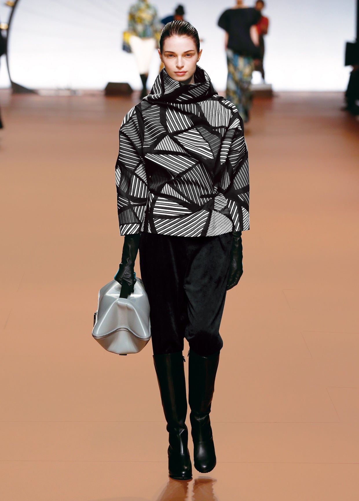 ISSEY MIYAKE AUTUMN WINTER 2014 COLLECTIONS 09