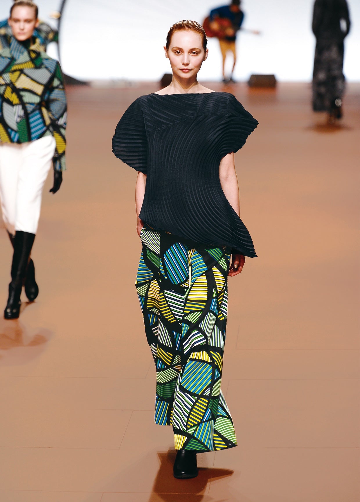 ISSEY MIYAKE AUTUMN WINTER 2014 COLLECTIONS 10