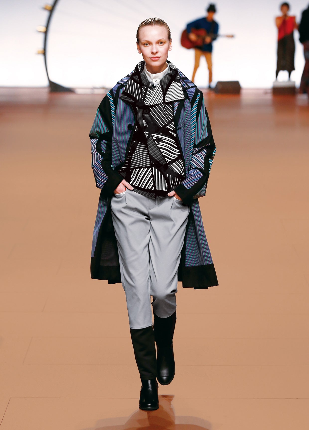 ISSEY MIYAKE AUTUMN WINTER 2014 COLLECTIONS 17