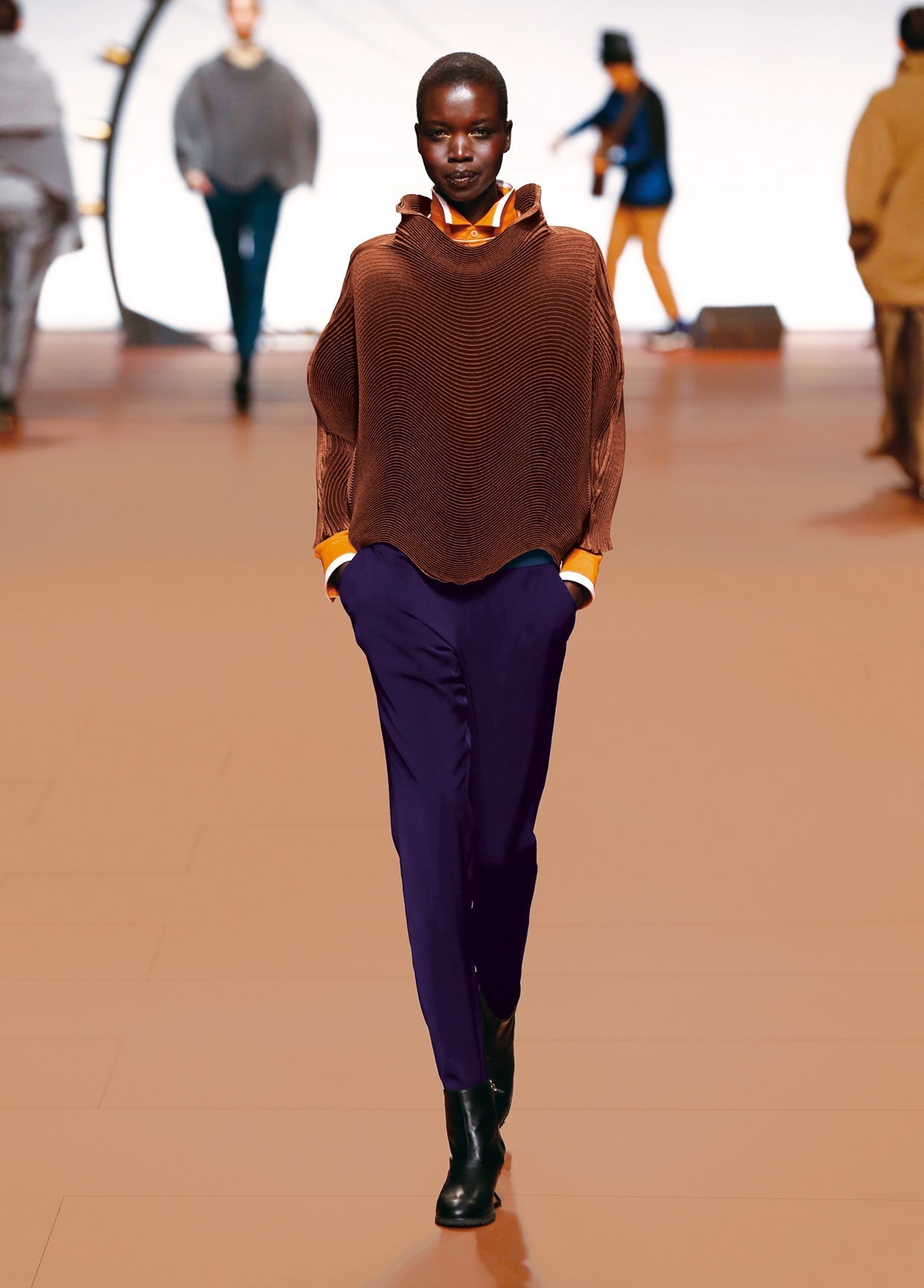 ISSEY MIYAKE AUTUMN WINTER 2014 COLLECTIONS 24