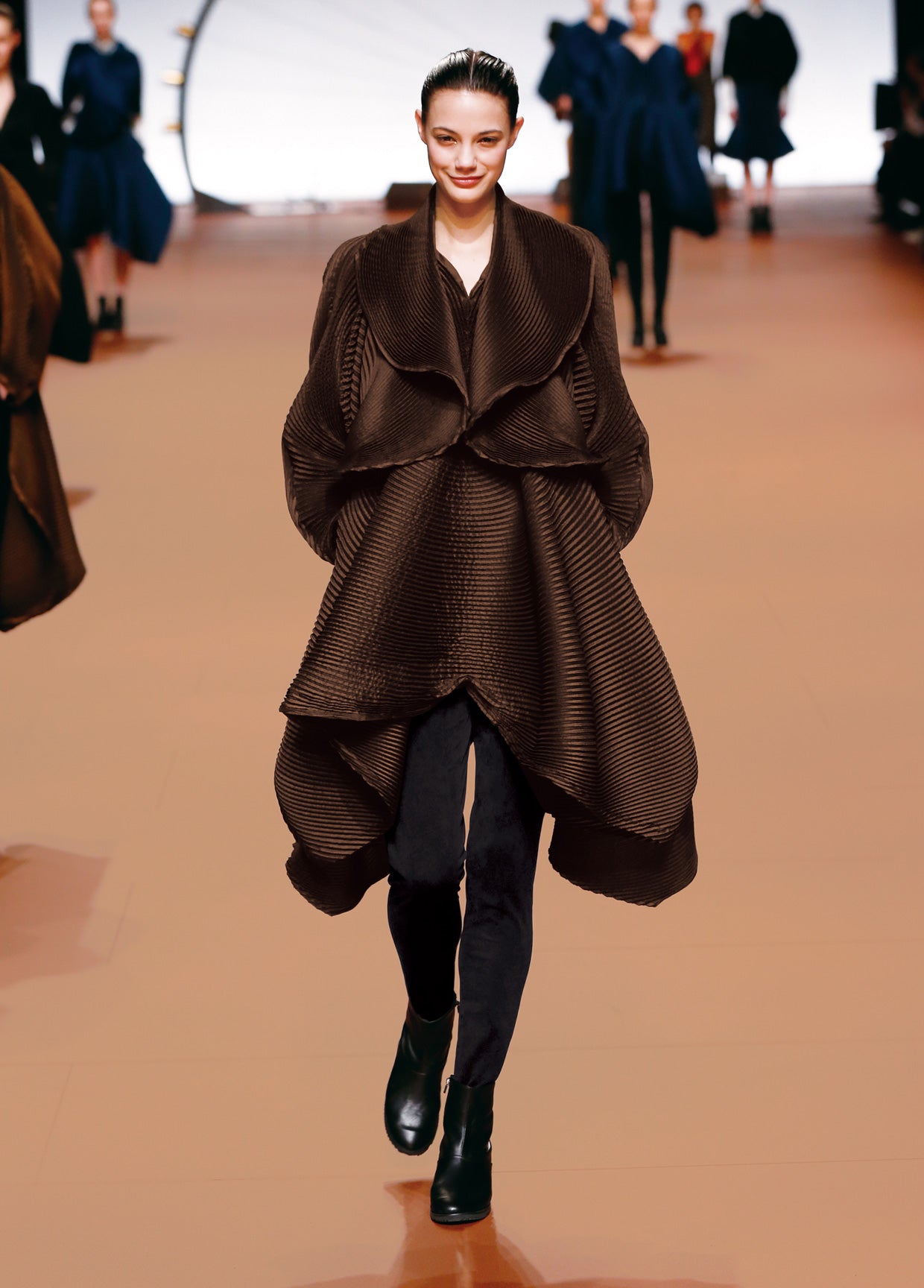 ISSEY MIYAKE AUTUMN WINTER 2014 COLLECTIONS 42