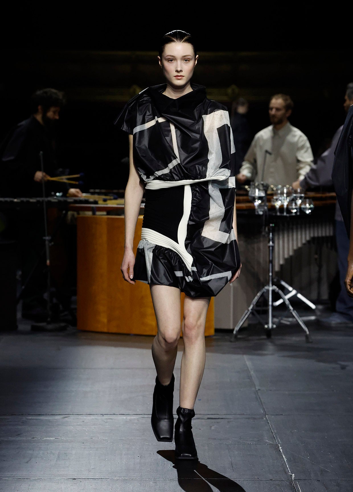 ISSEY MIYAKE AUTUMN WINTER 2023/24 COLLECTIONS 10