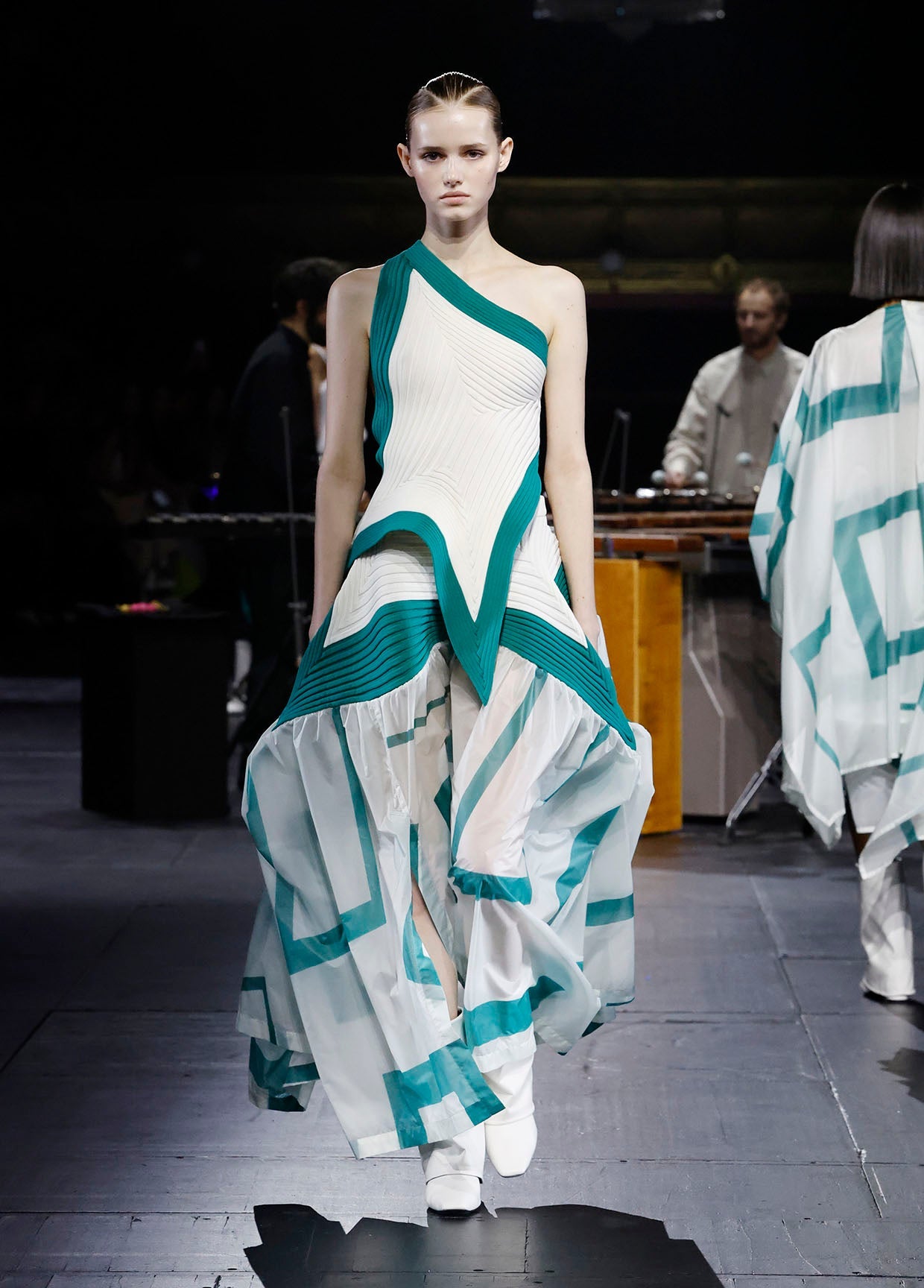 ISSEY MIYAKE AUTUMN WINTER 2023/24 COLLECTIONS 12