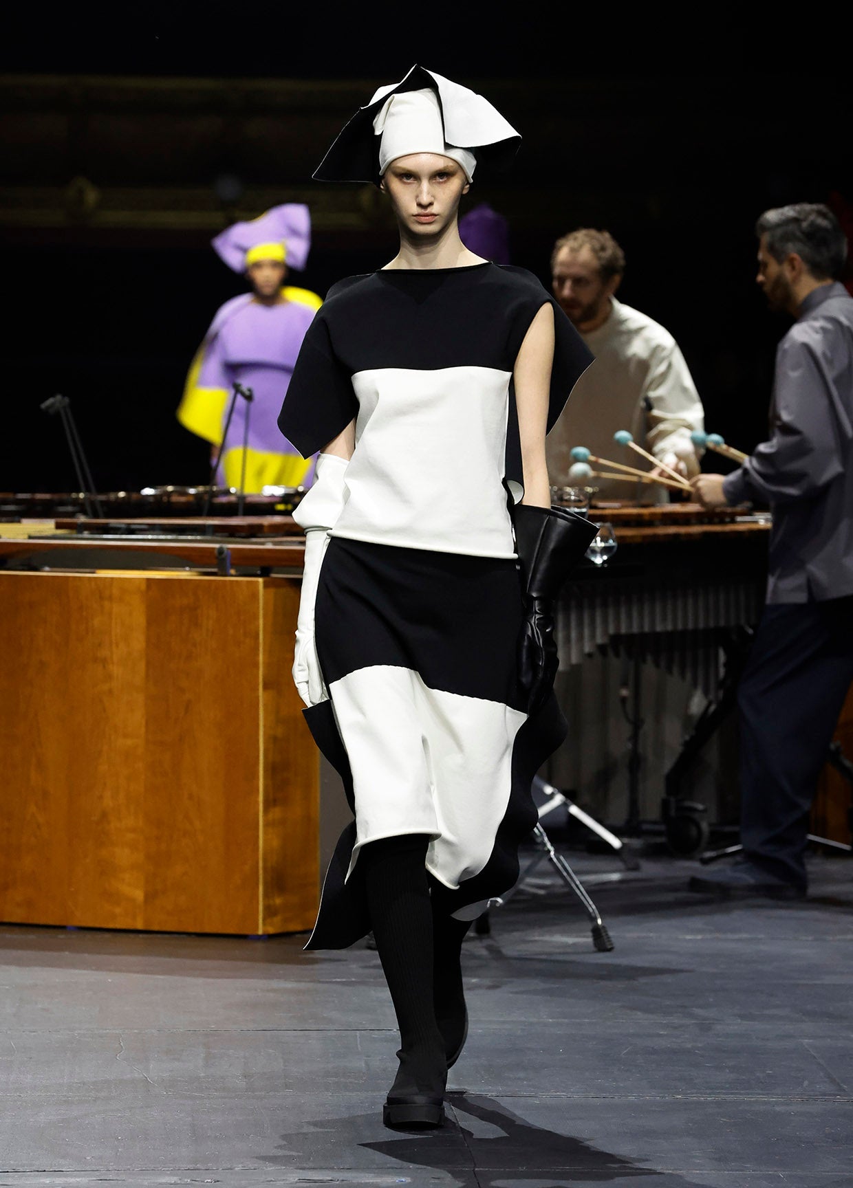 ISSEY MIYAKE AUTUMN WINTER 2023/24 COLLECTIONS 28