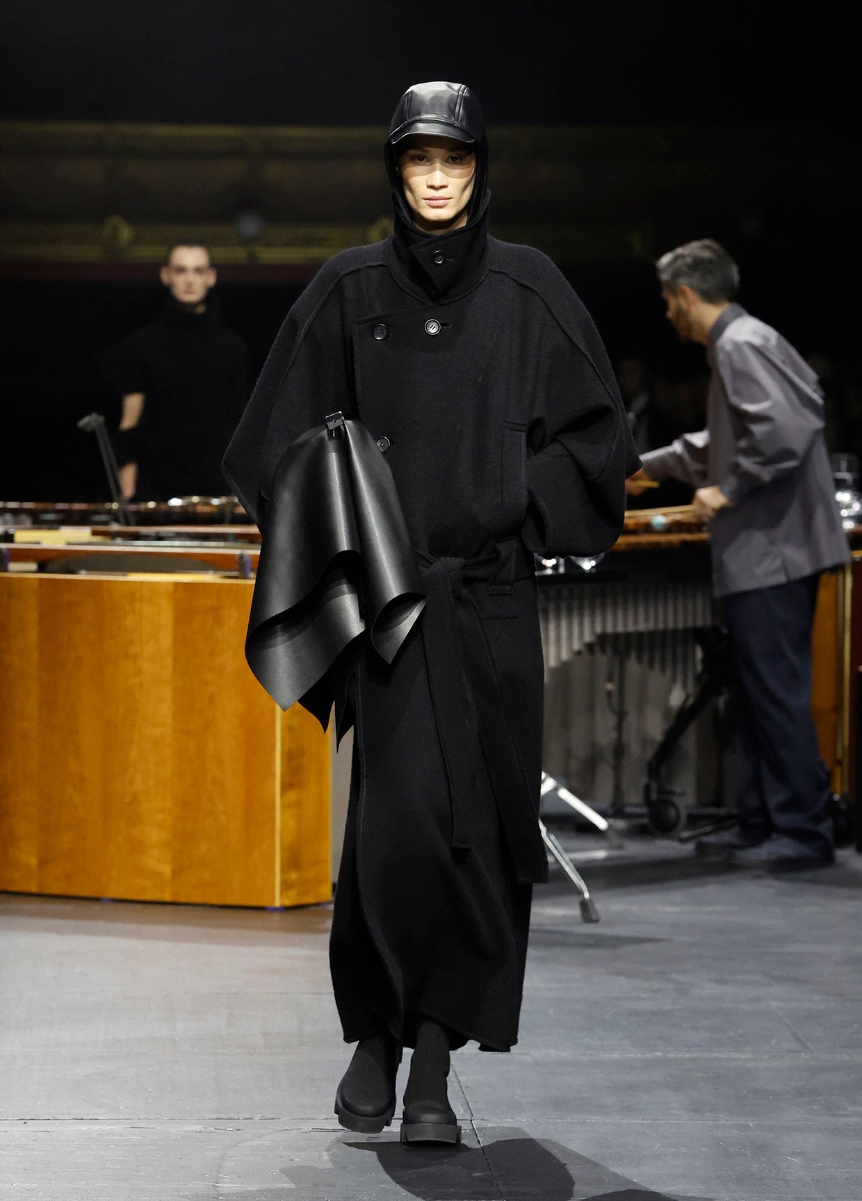 ISSEY MIYAKE AUTUMN WINTER 2023/24 COLLECTIONS 32