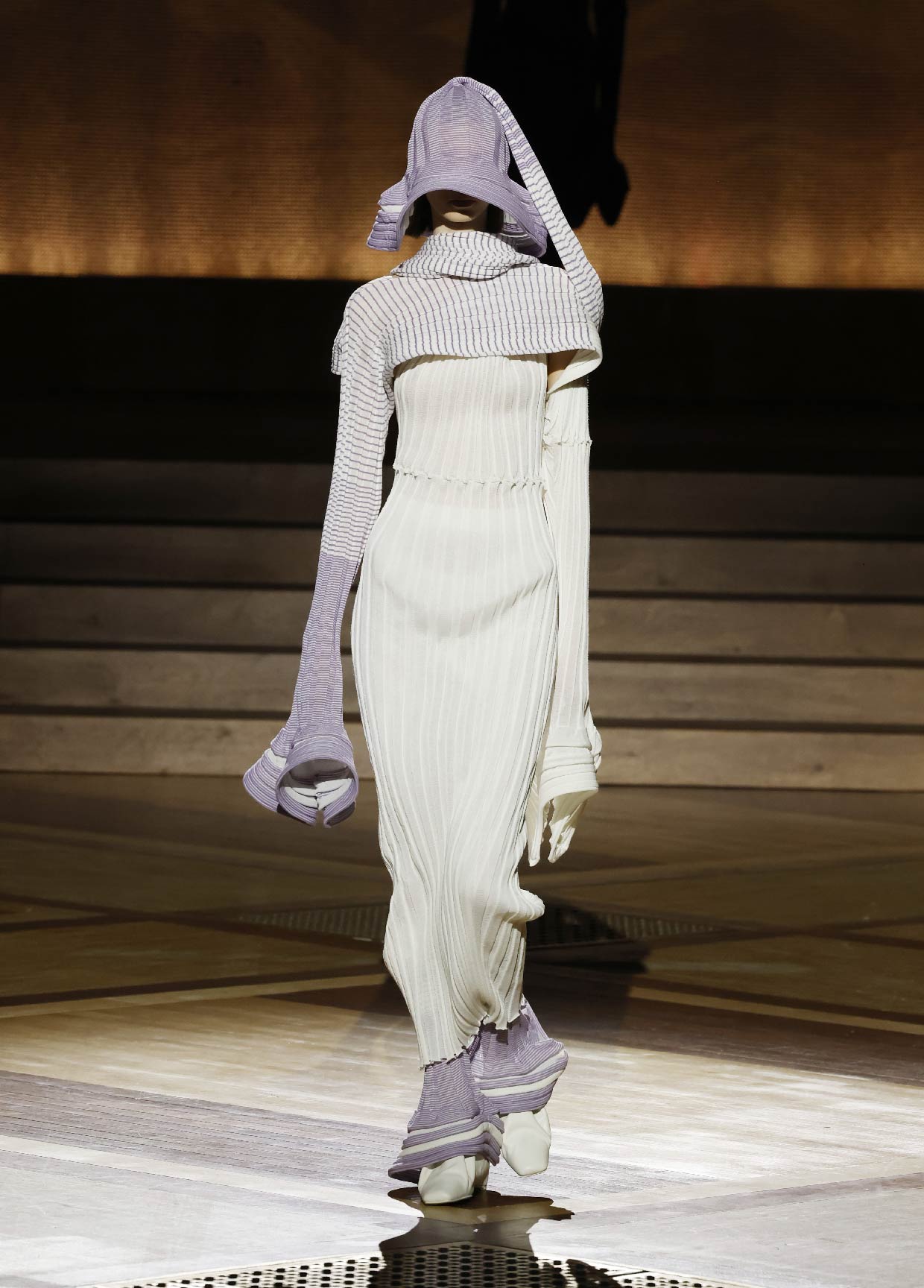 ISSEY MIYAKE AUTUMN WINTER 2024/25 COLLECTIONS 02