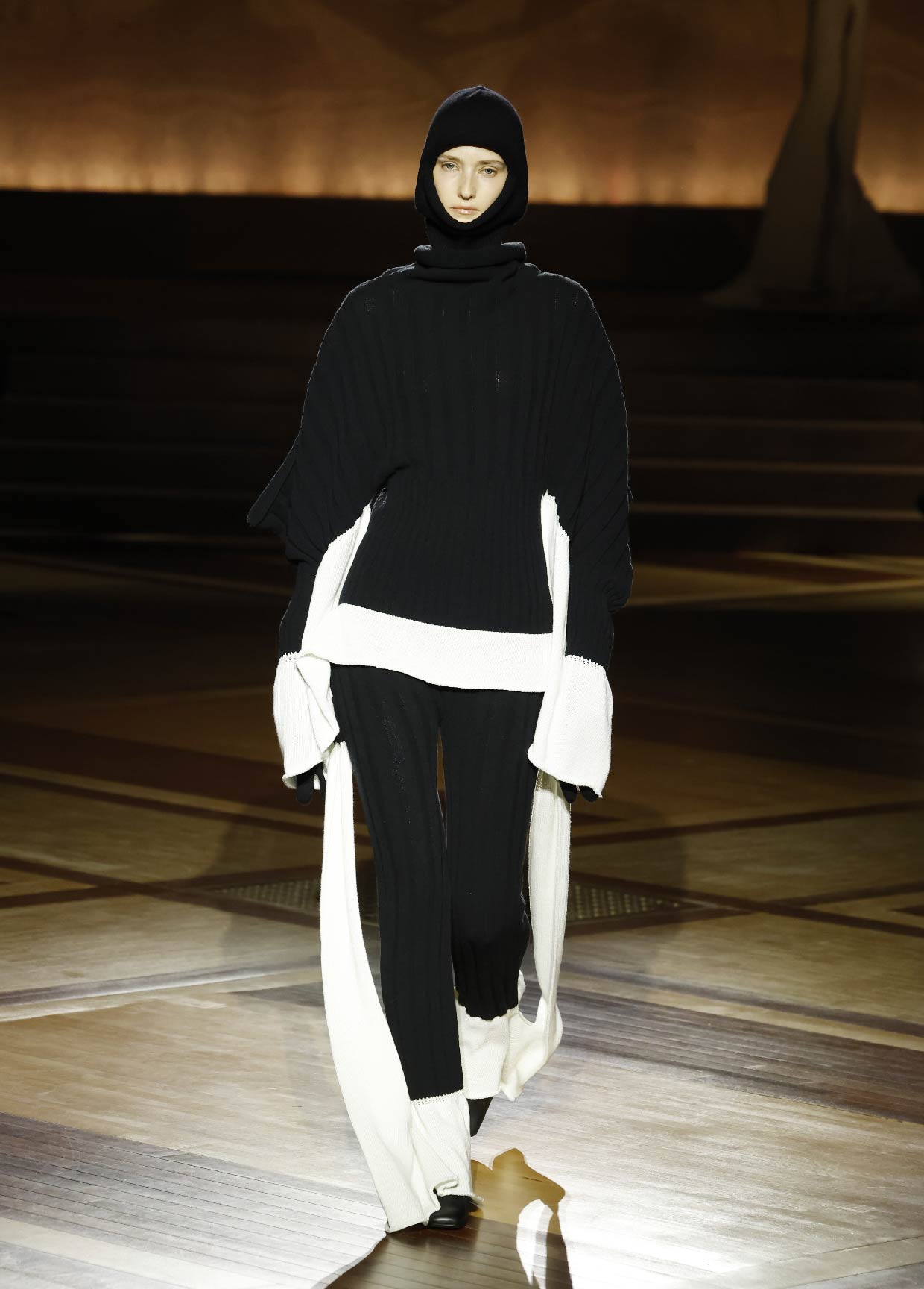 ISSEY MIYAKE AUTUMN WINTER 2024/25 COLLECTIONS 11