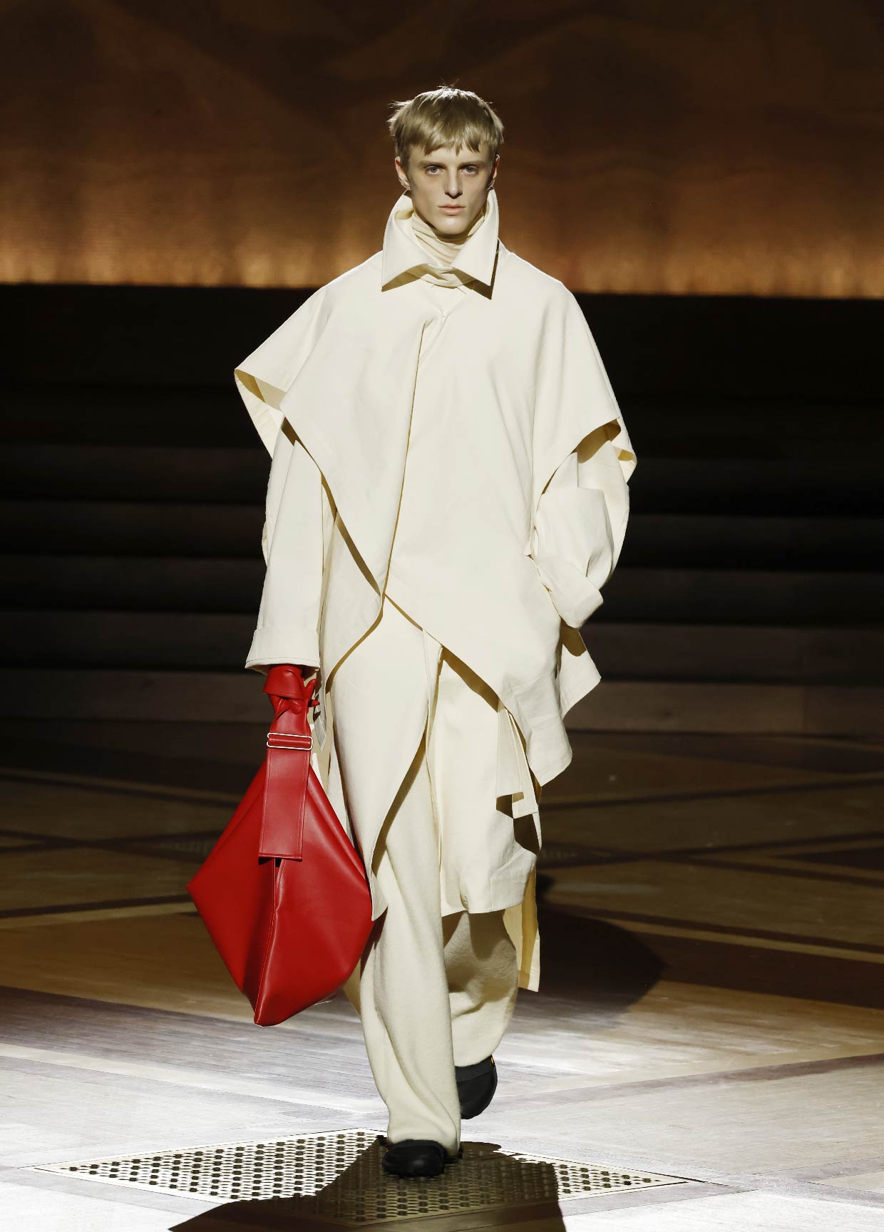 ISSEY MIYAKE AUTUMN WINTER 2024/25 COLLECTIONS 16