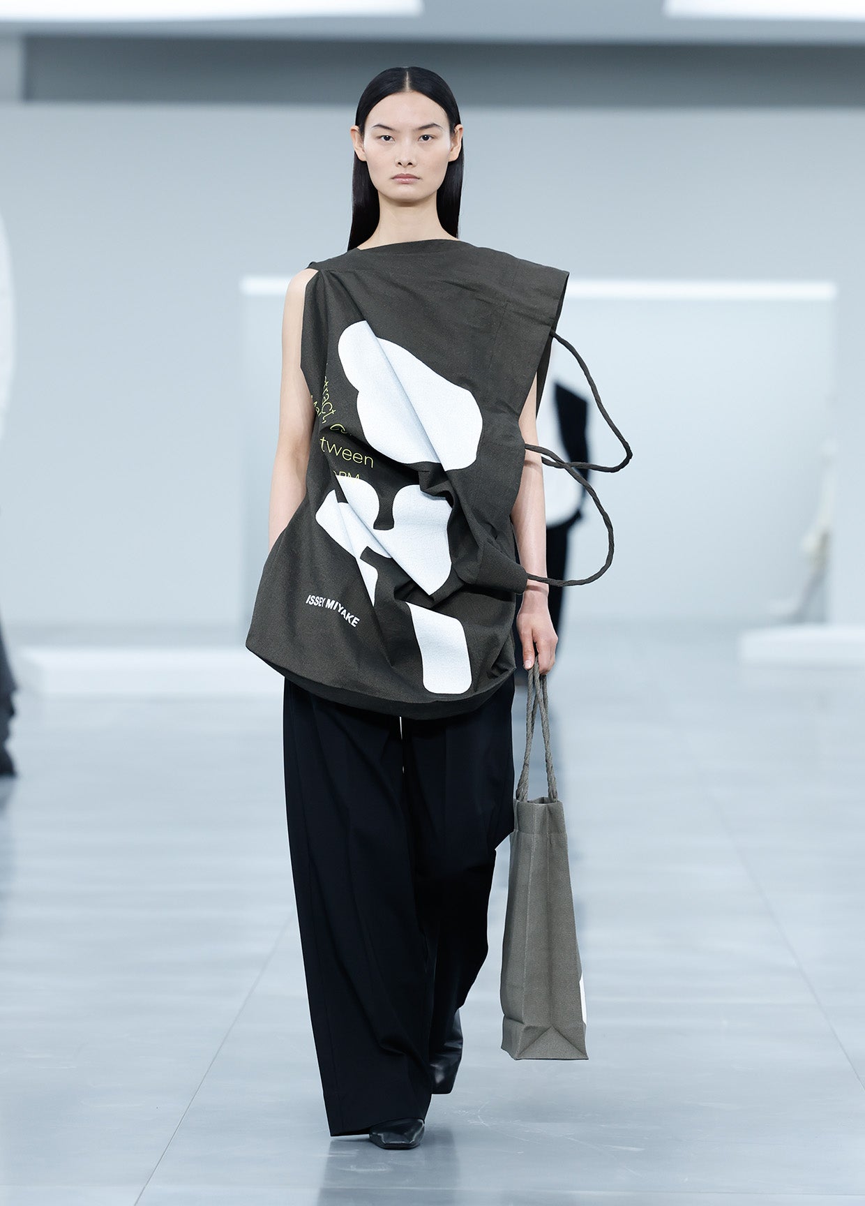 ISSEY MIYAKE AUTUMN WINTER 2025/26 COLLECTIONS 31